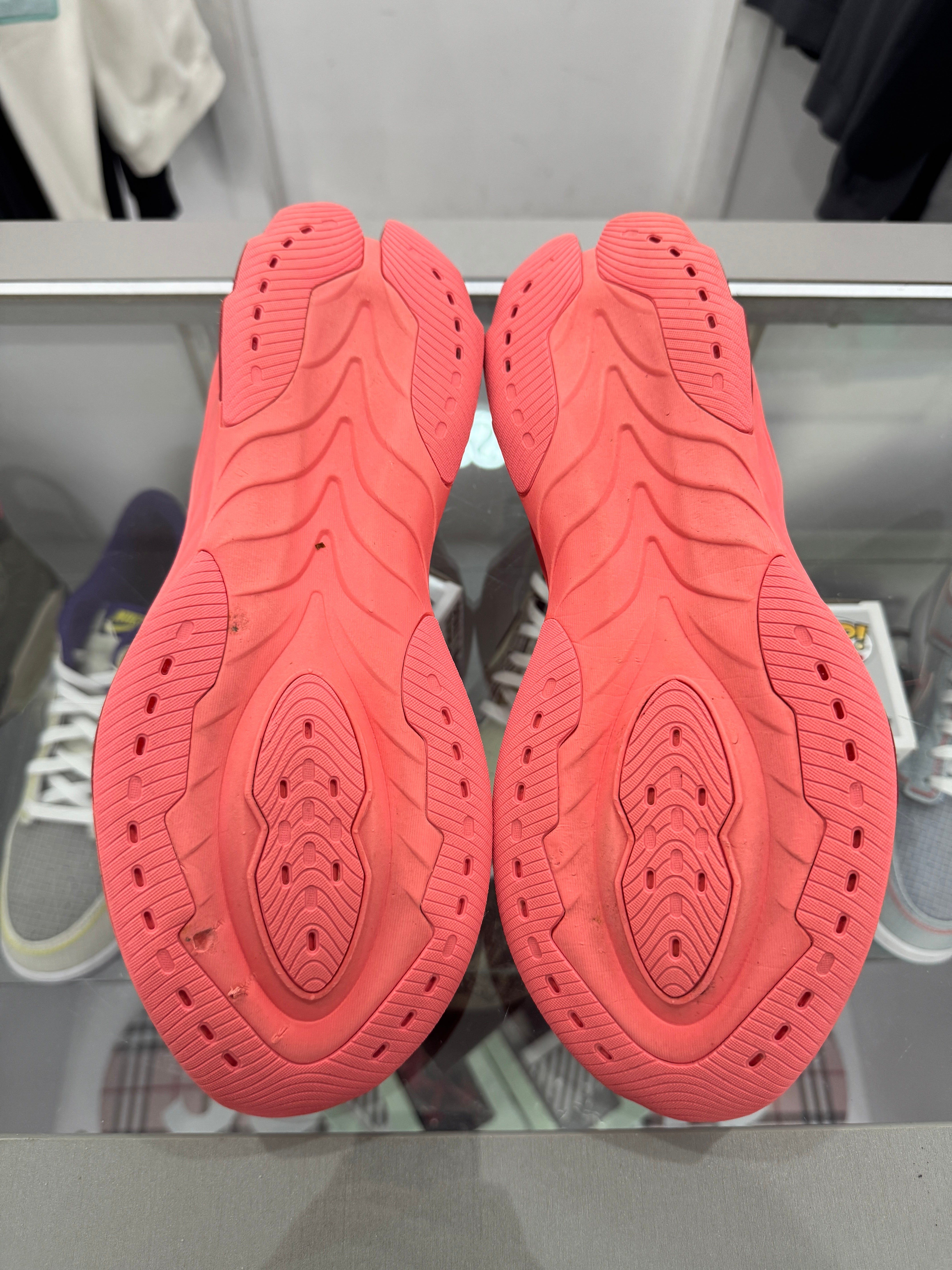 Used ASICS GEL-Kinsei Blast Coral