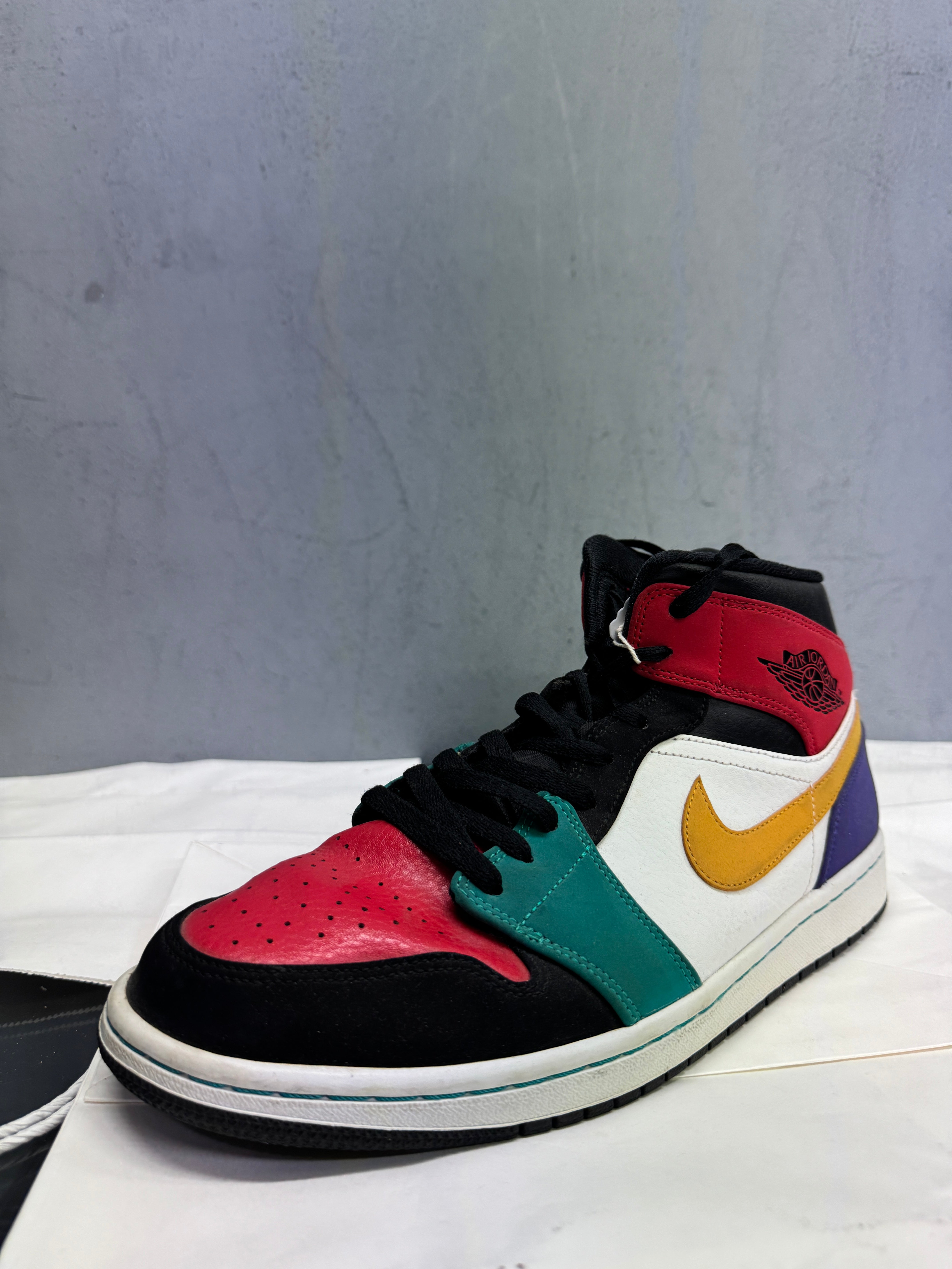 Used Jordan 1 mid Bred Multi Colour
