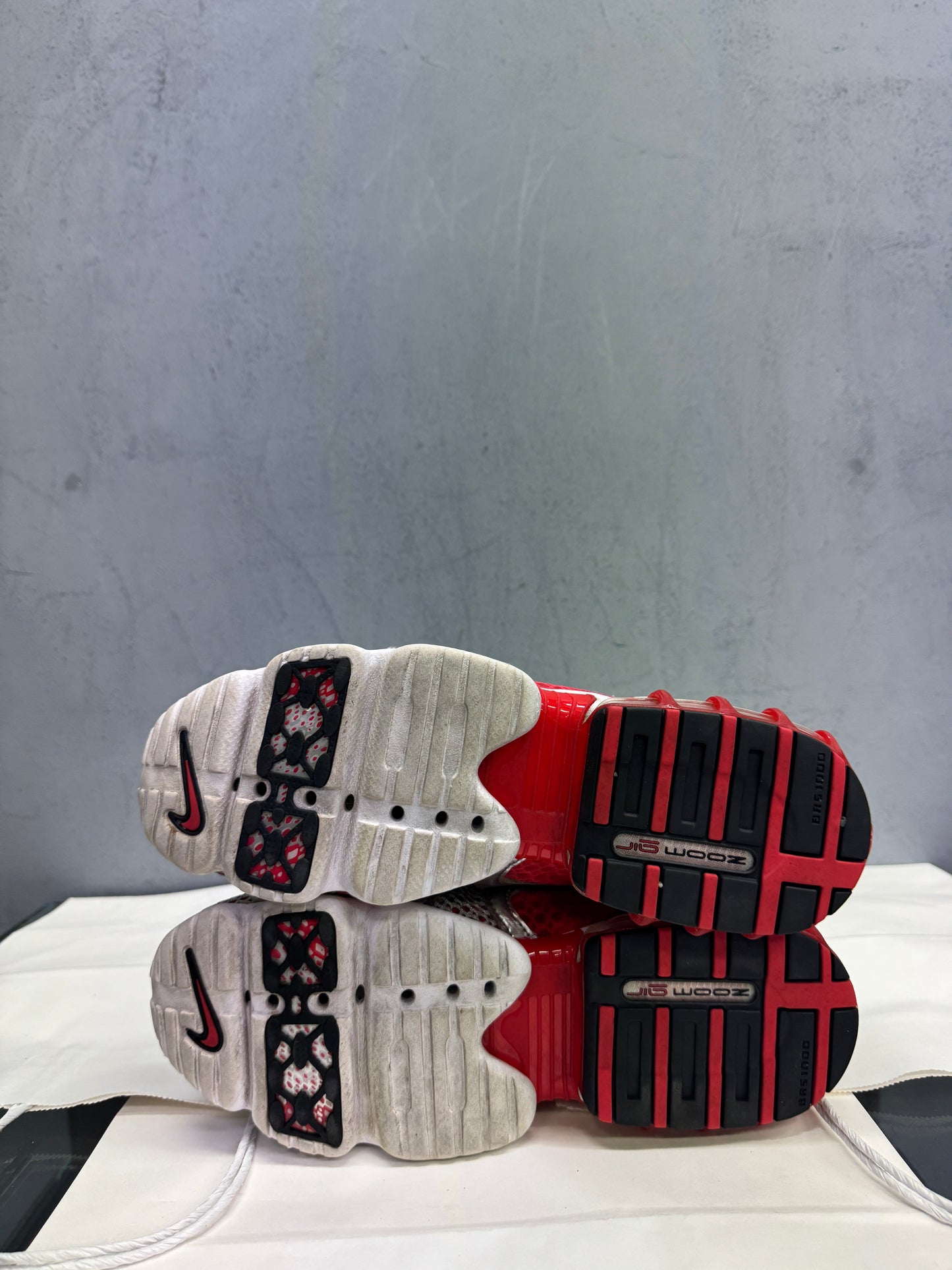 Used Zoom Spiridon Caged 2 Varsity Red US Men's 7 - Women's 8.5