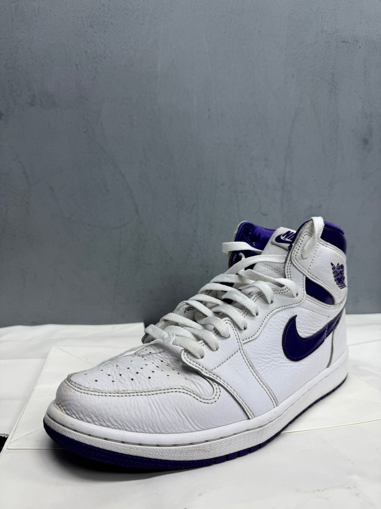 Used Jordan 1 Retro High White Court Purple US Men's 10 - Women's 11.5