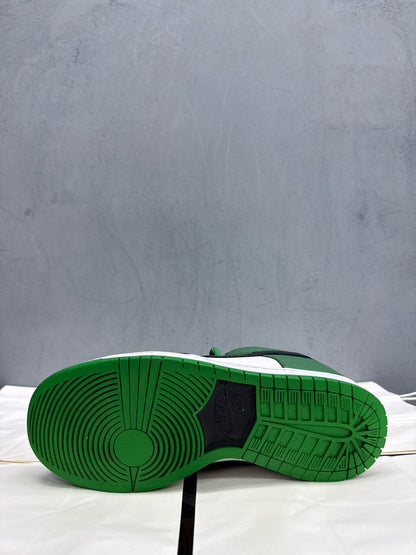 Used SB Dunk Low Classic Green US Men's 9 - Women's 10.5