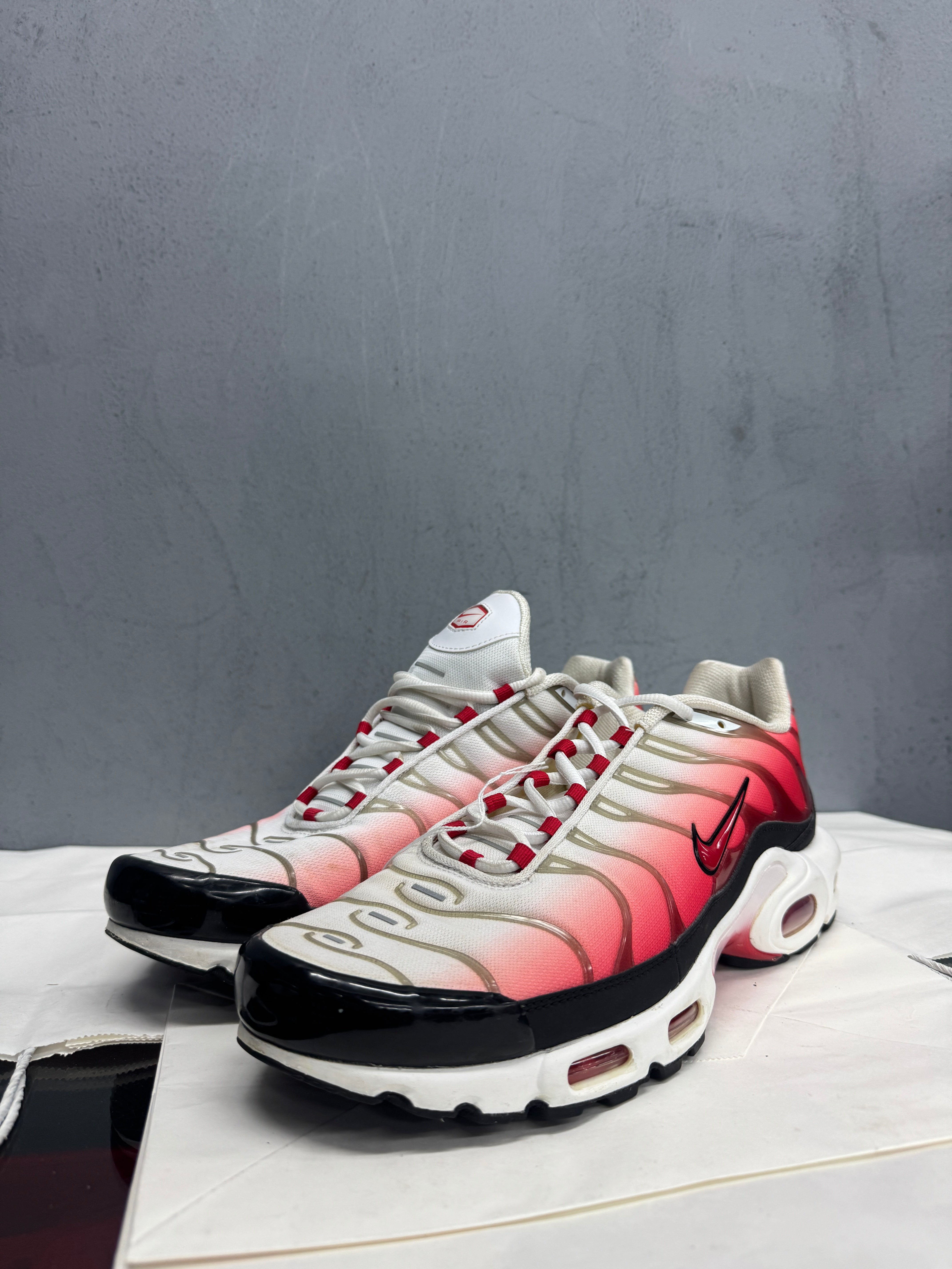 Used Nike Air Max Plus TN 'White Black University Red'