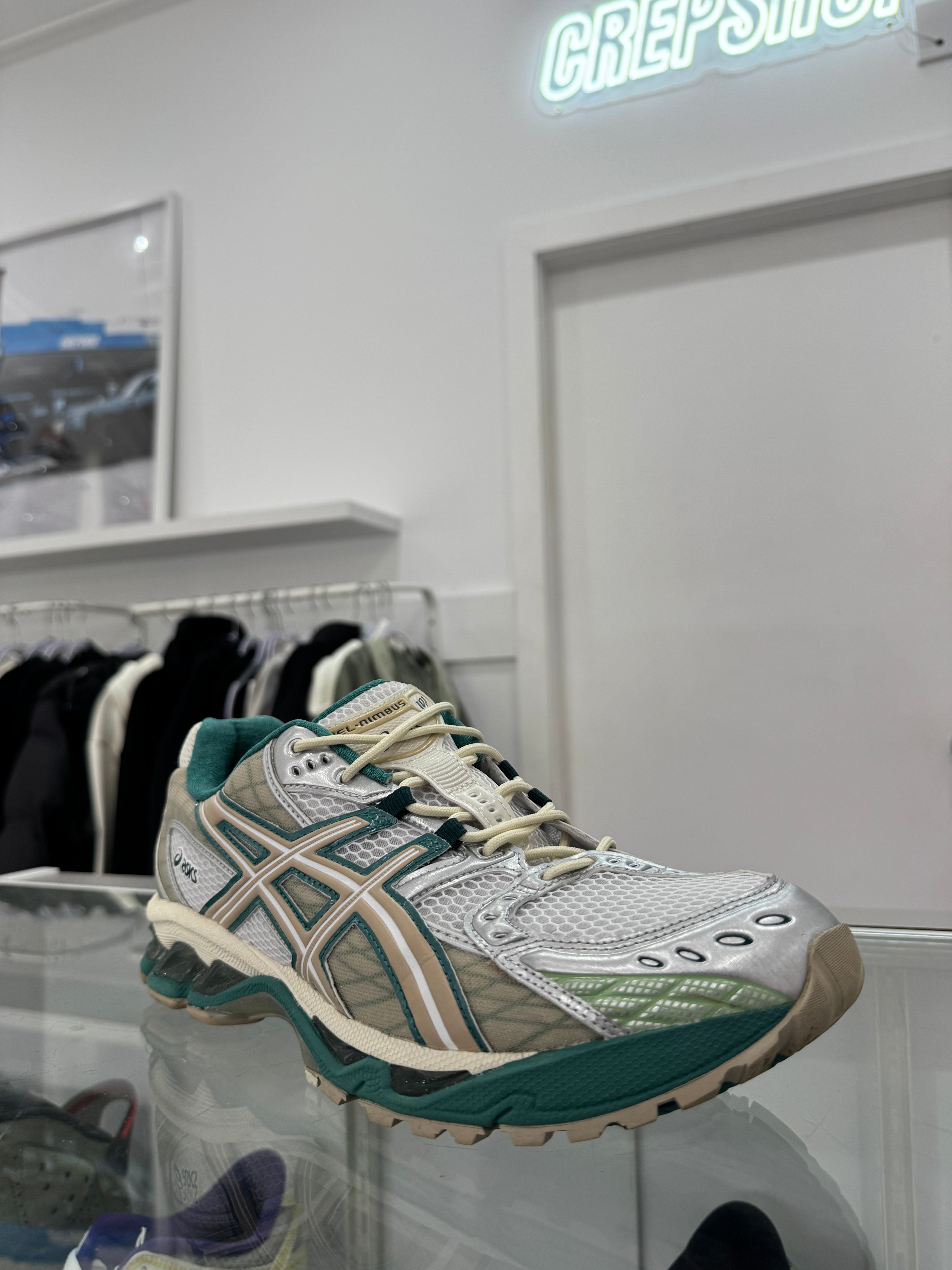 Used ASICS Gel-Nimbus 10.1 White Rainy Lake