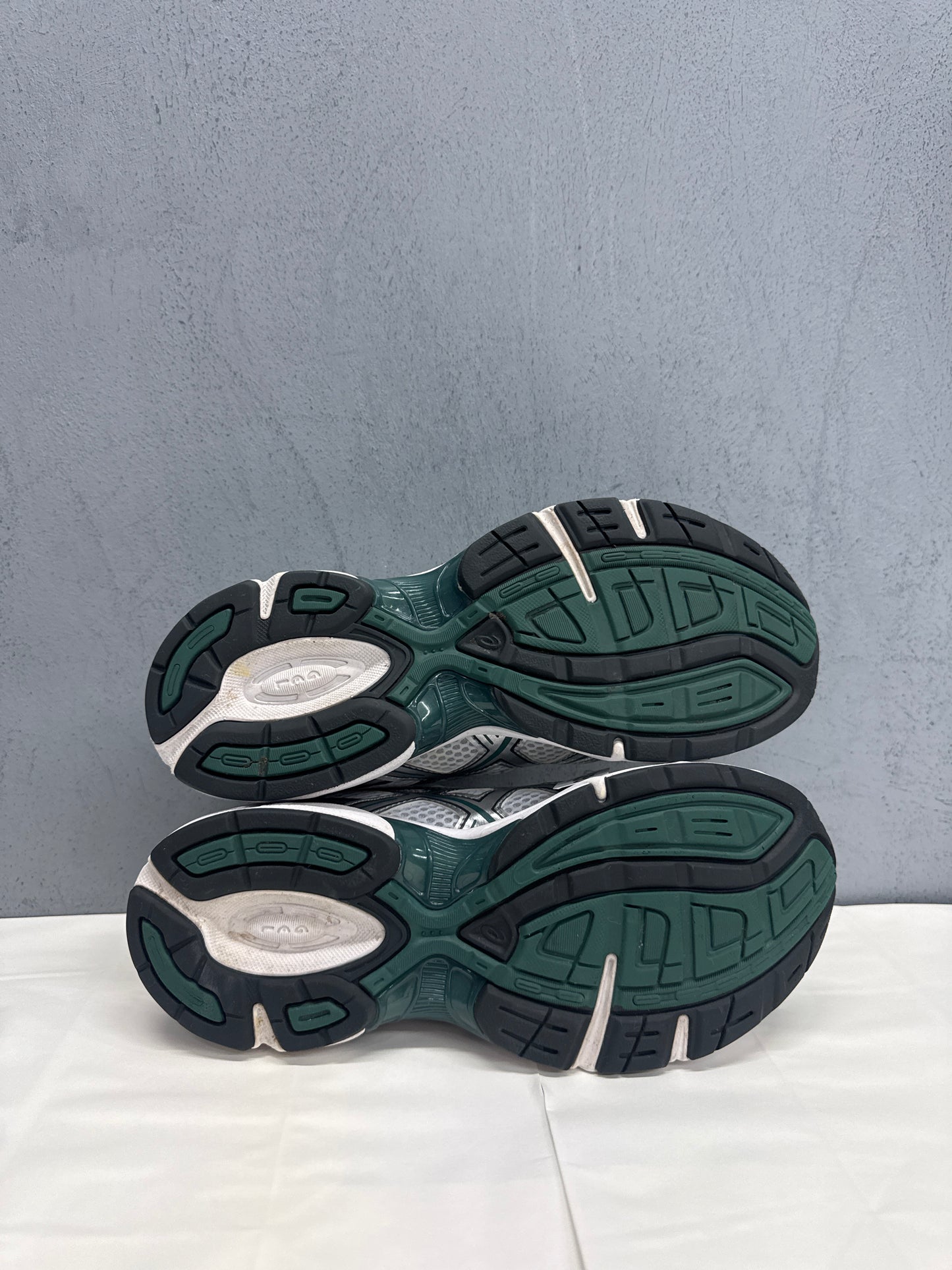 Used GEL-1130 White Tuna Blue US Men's 6.5 - Women's 8