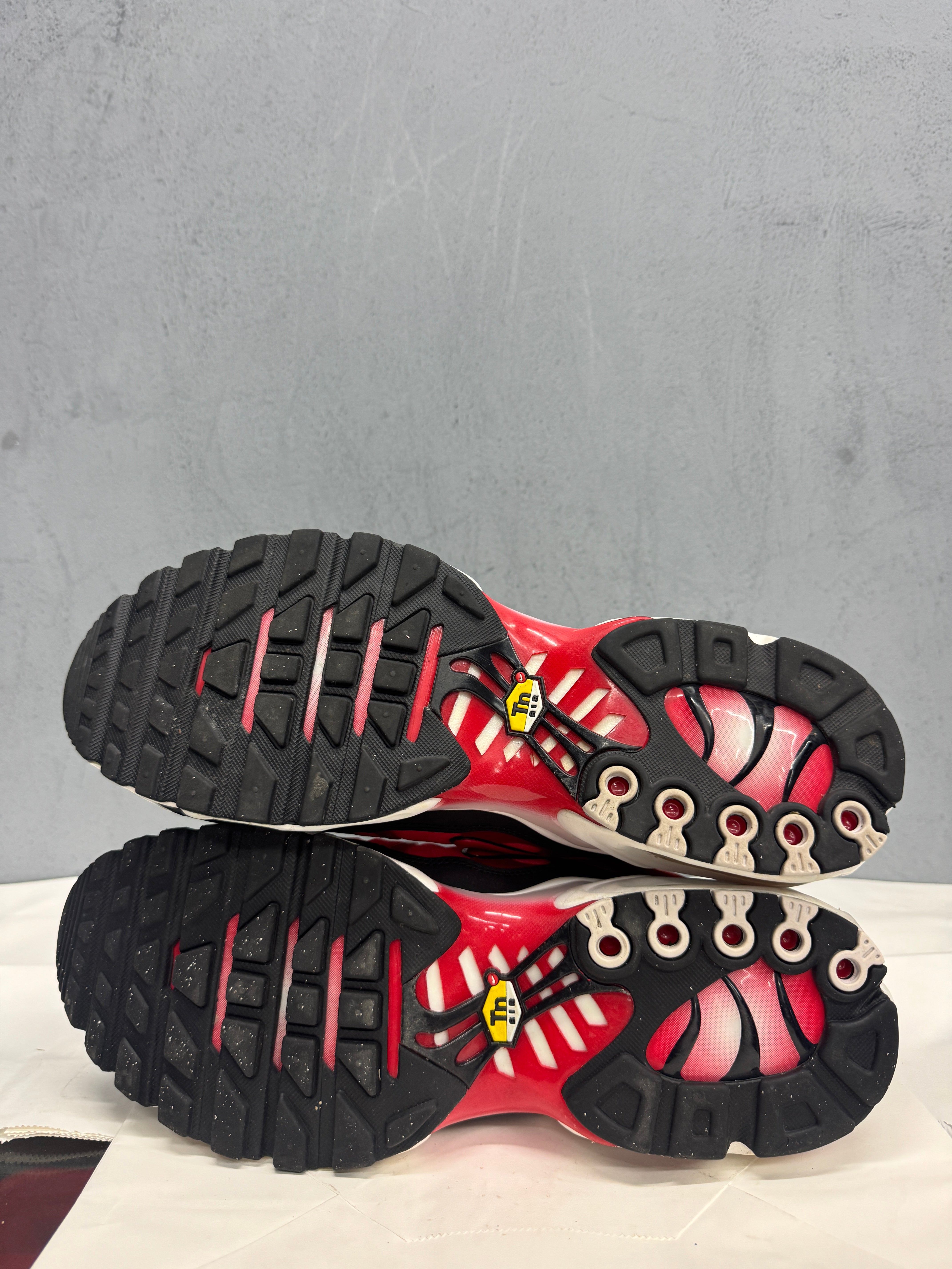 Used Nike Air Max Plus TN 'White Black University Red'