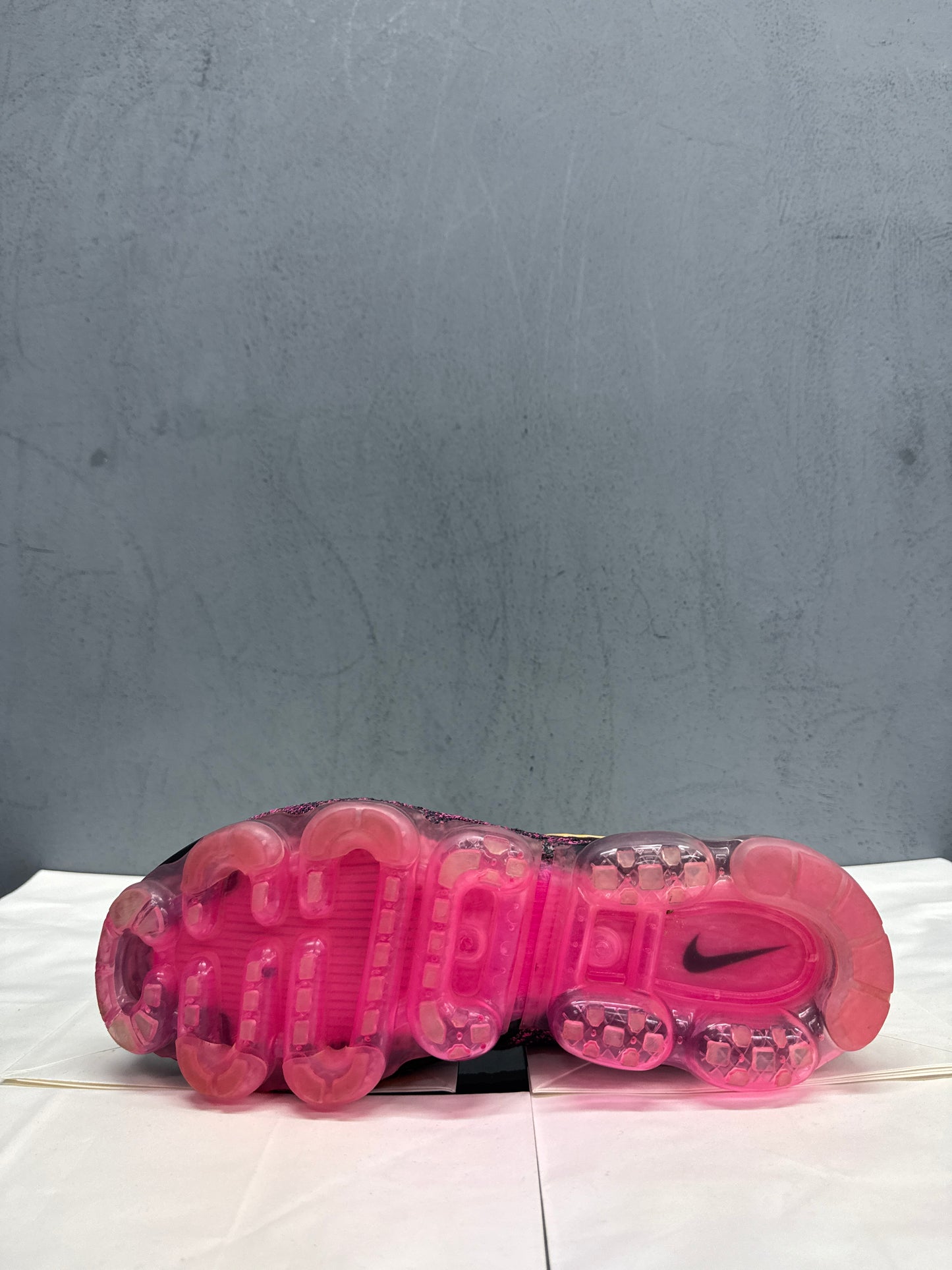 Used VaporMax Flyknit 2 Pink Blast US Men's 11 - Women's 12.5