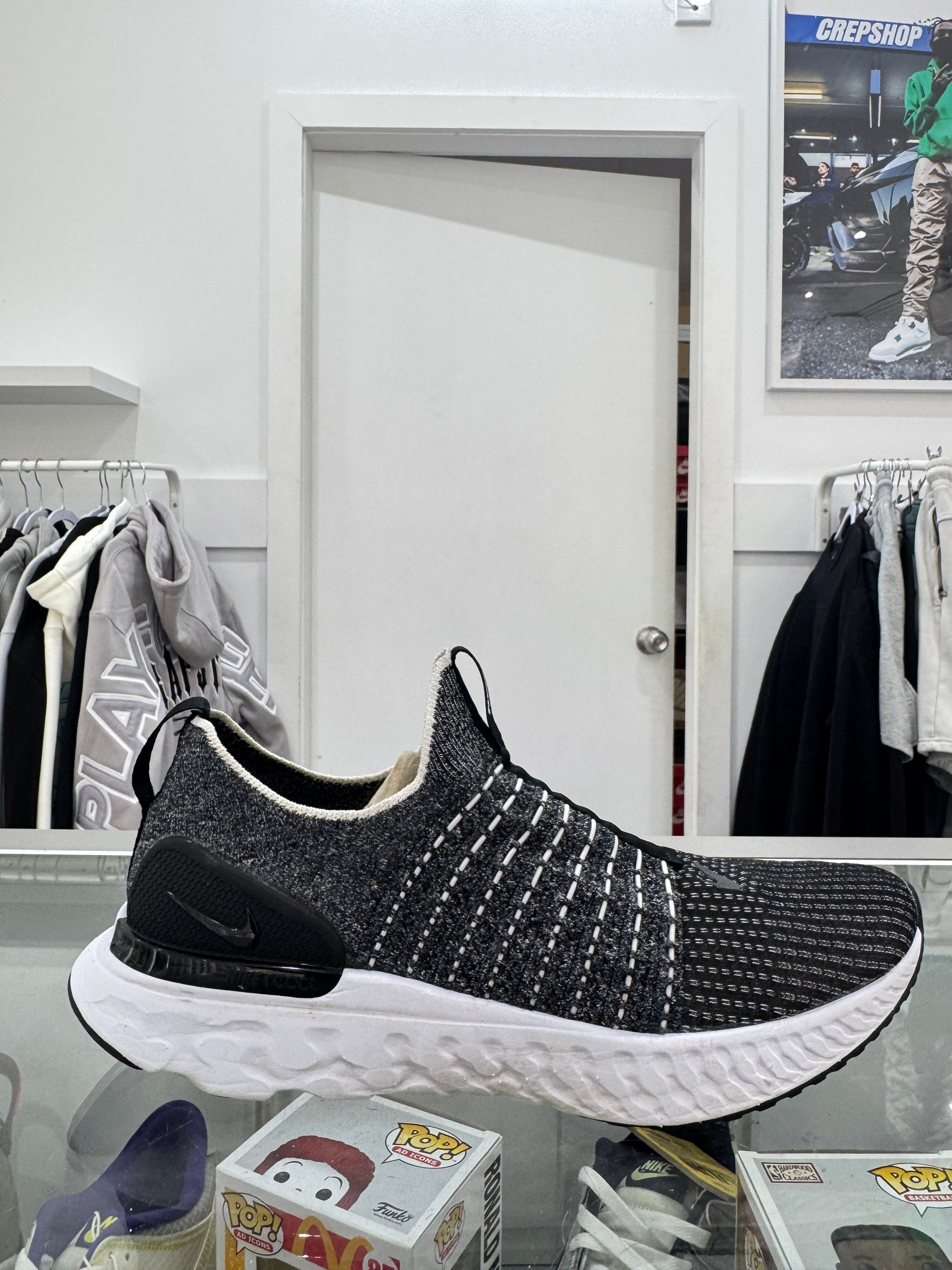 Used React Phantom Run Flyknit 2 Black White Blend