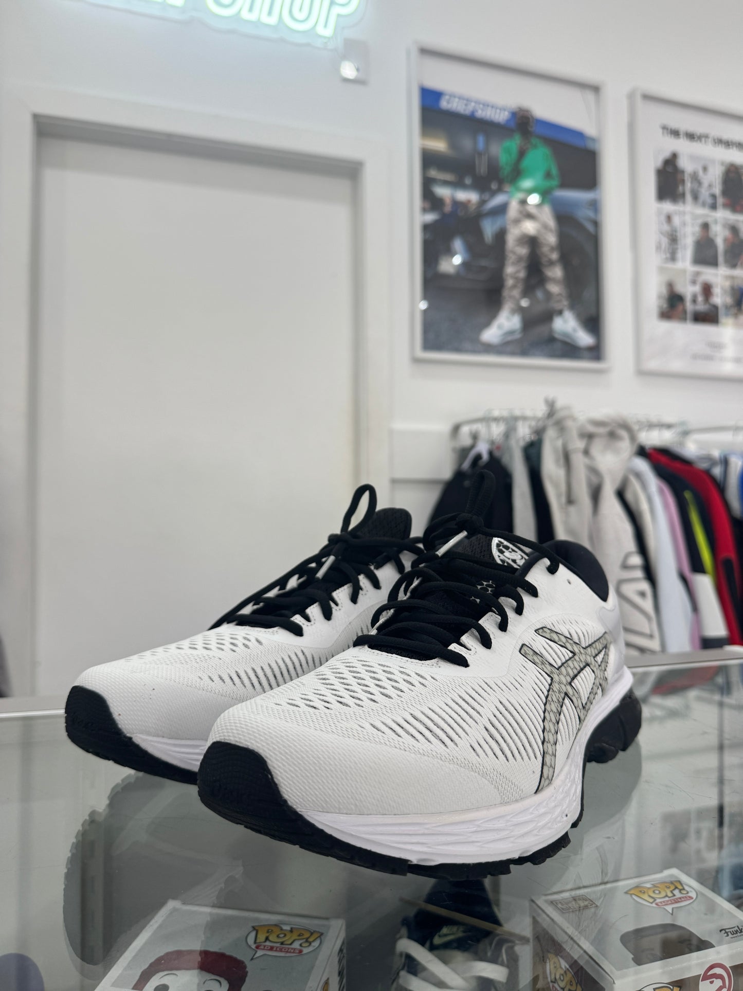 Used ASICS Kayano 25 White Black us-mens-12-womens-13-5