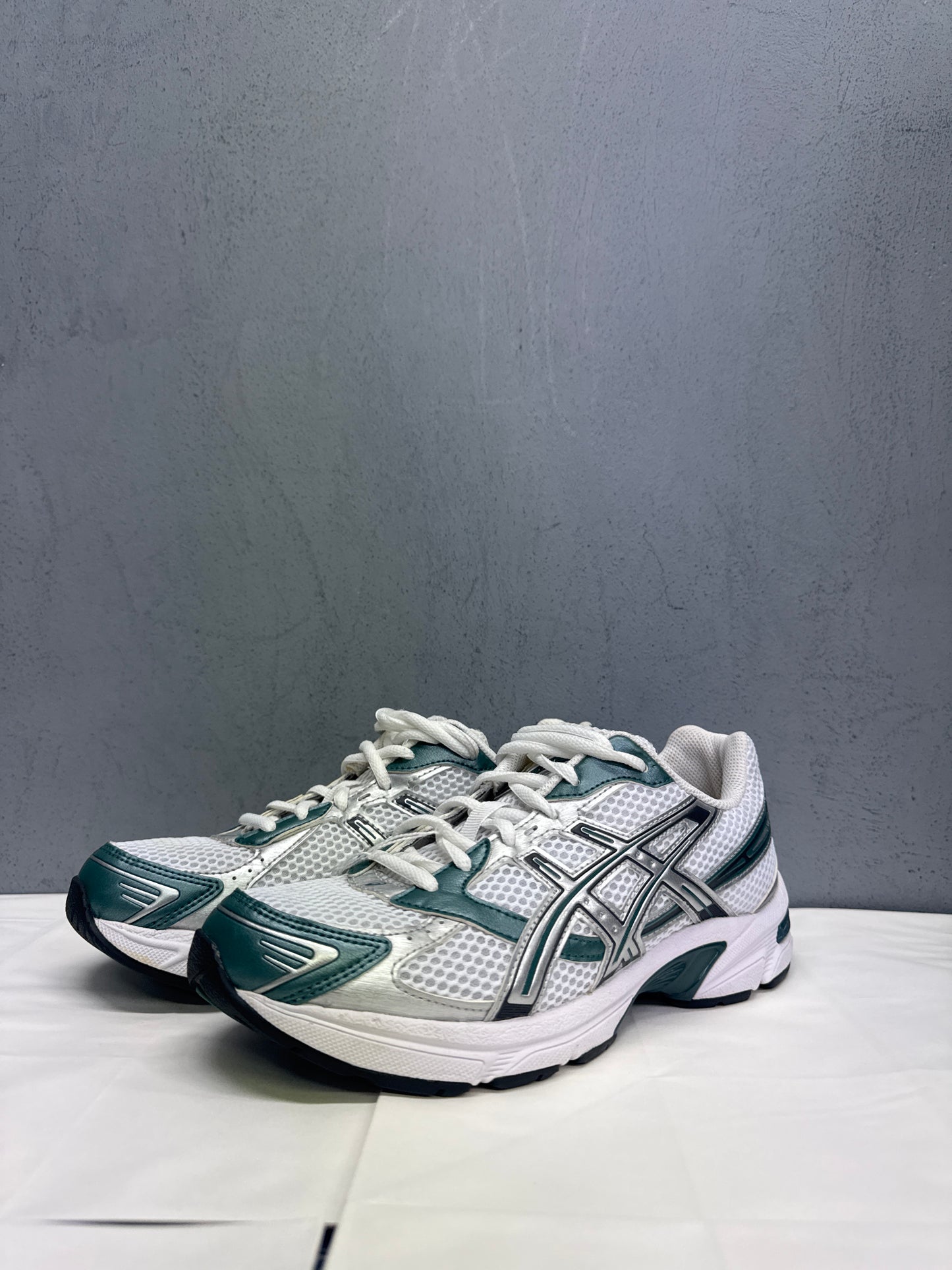 Used GEL-1130 White Tuna Blue US Men's 6.5 - Women's 8