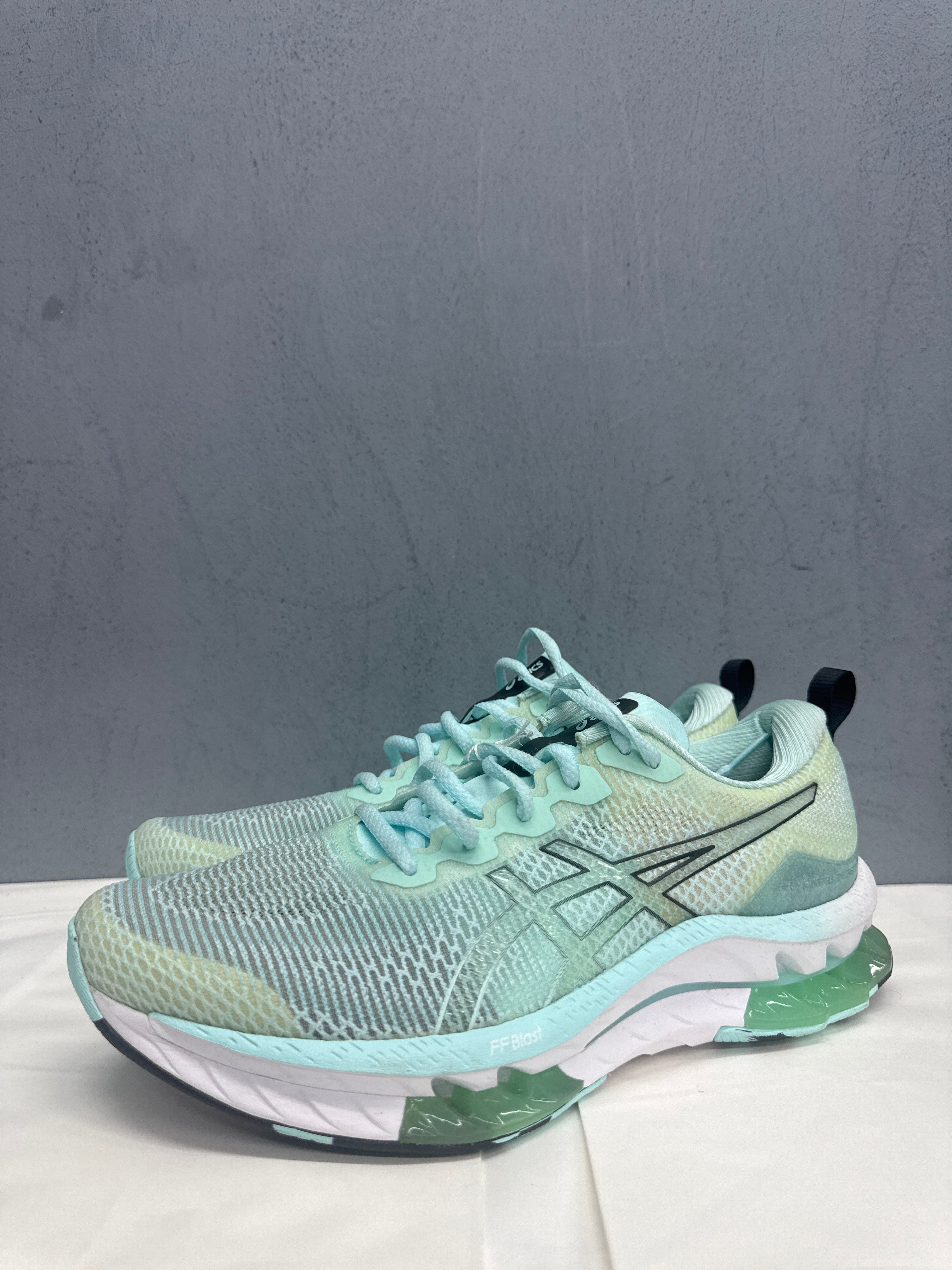 Used GEL- Kinsei Blast Teal Blue Women's
