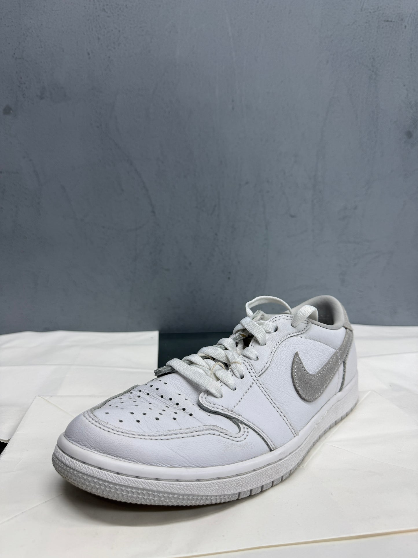 Used Jordan 1 low neutral grey US Men's 7 - Women's 8.5