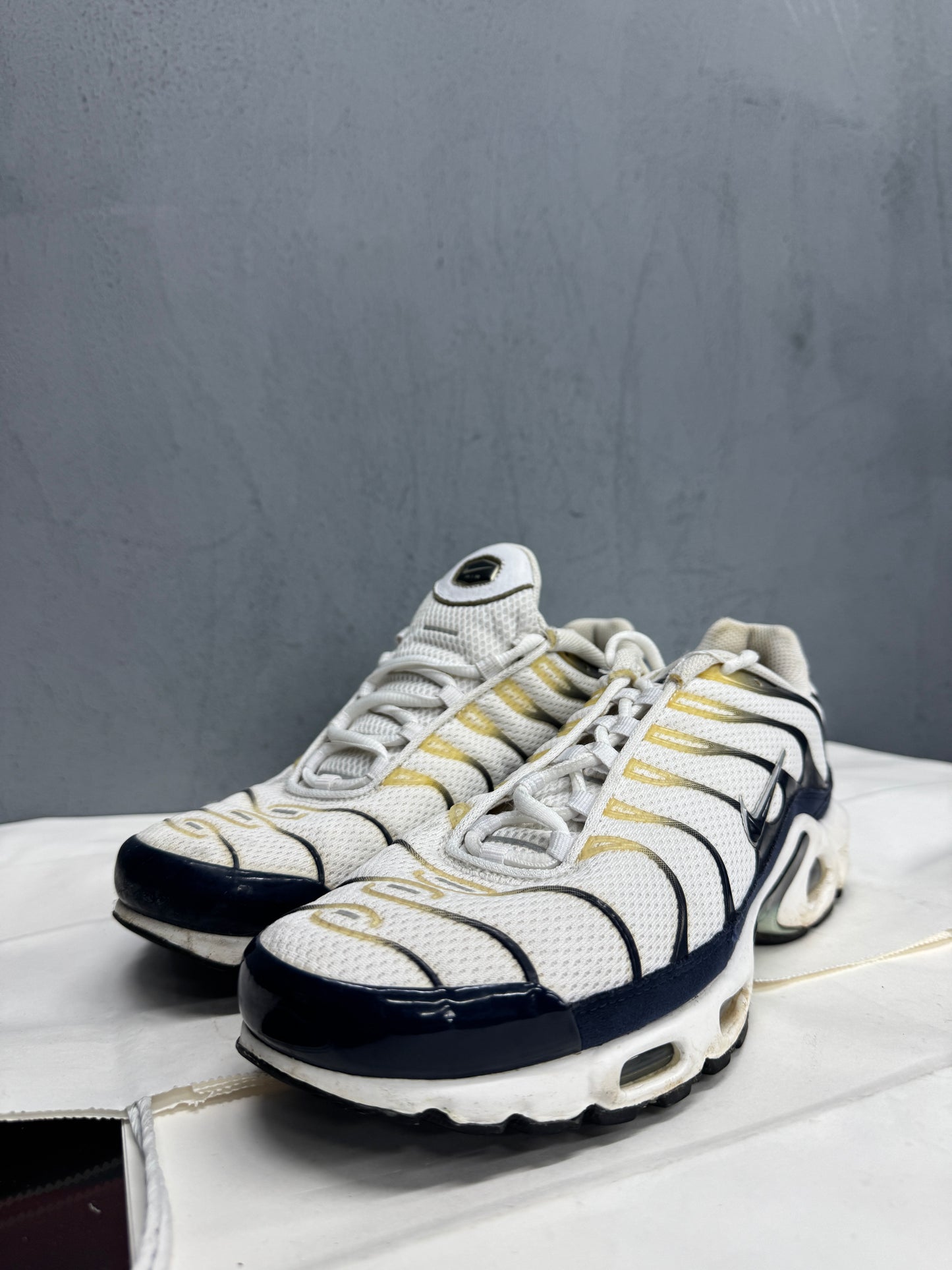 Used TN Tottenham US Men's 8 - Women's 9.5