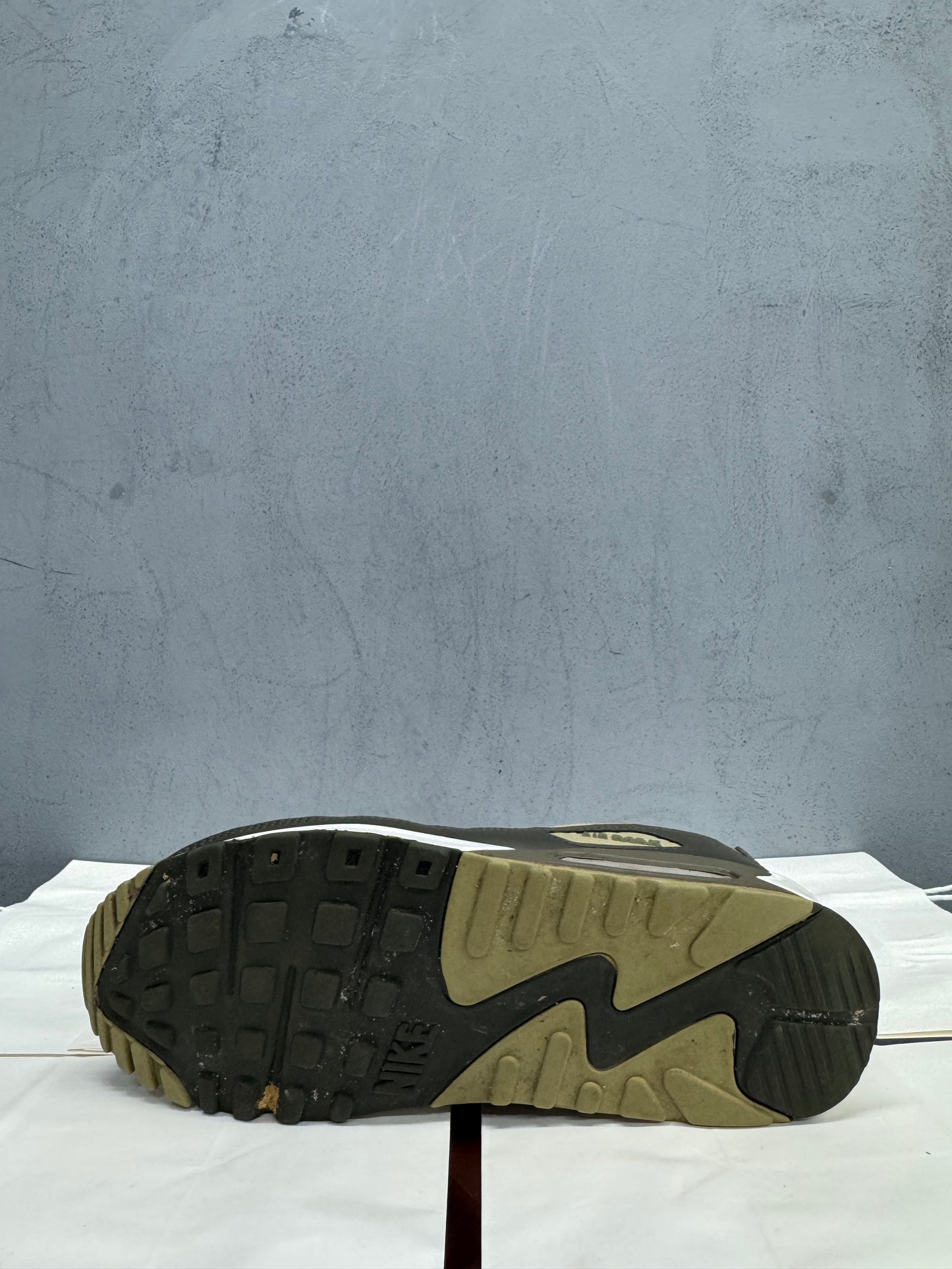 Used Air Max 90 Neutral Olive US Men's 13 - Women's 14.5