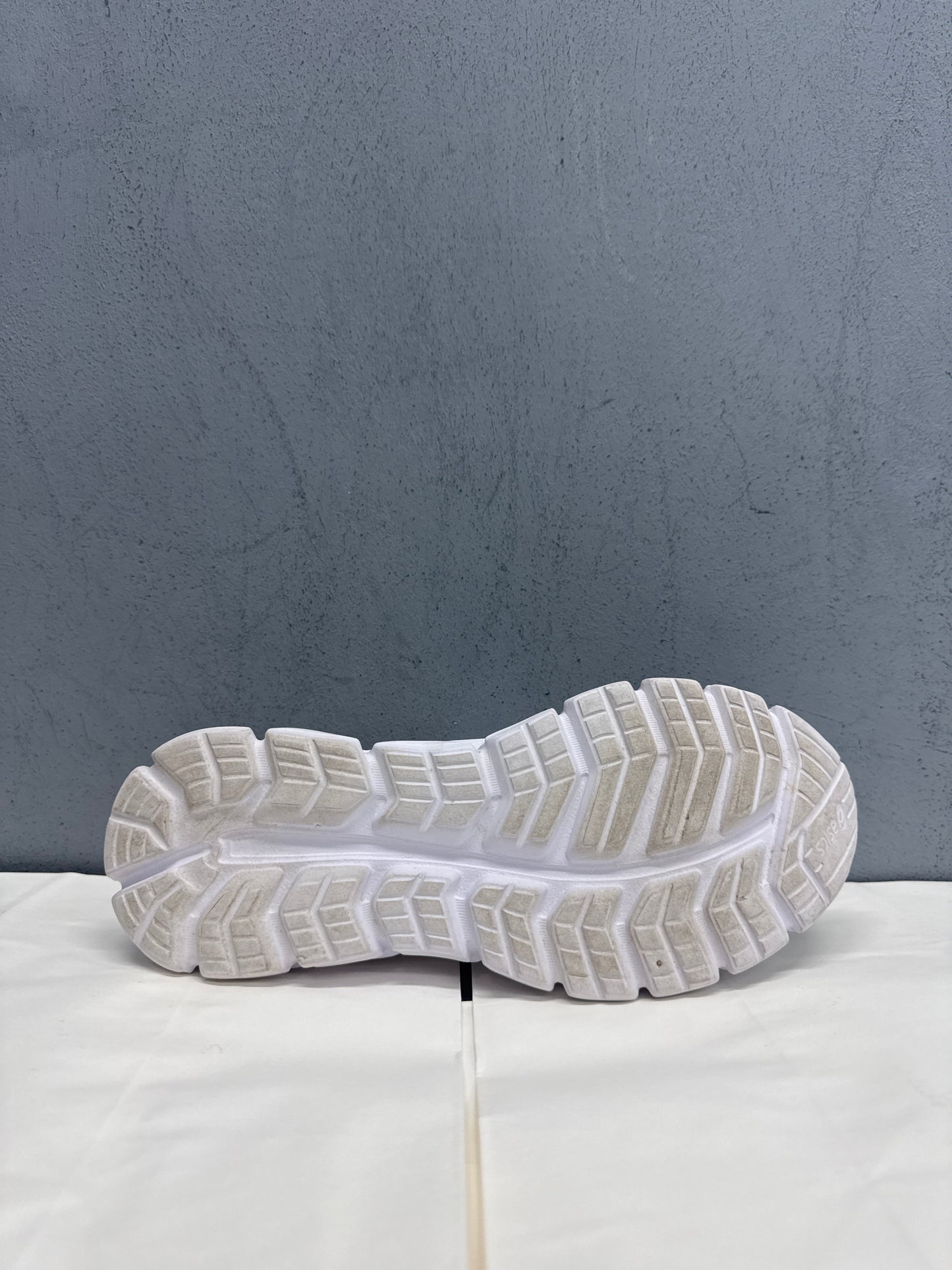 Used Quantum Lyte Slip-On White White Women's US Women's 7.5 - Men's 6