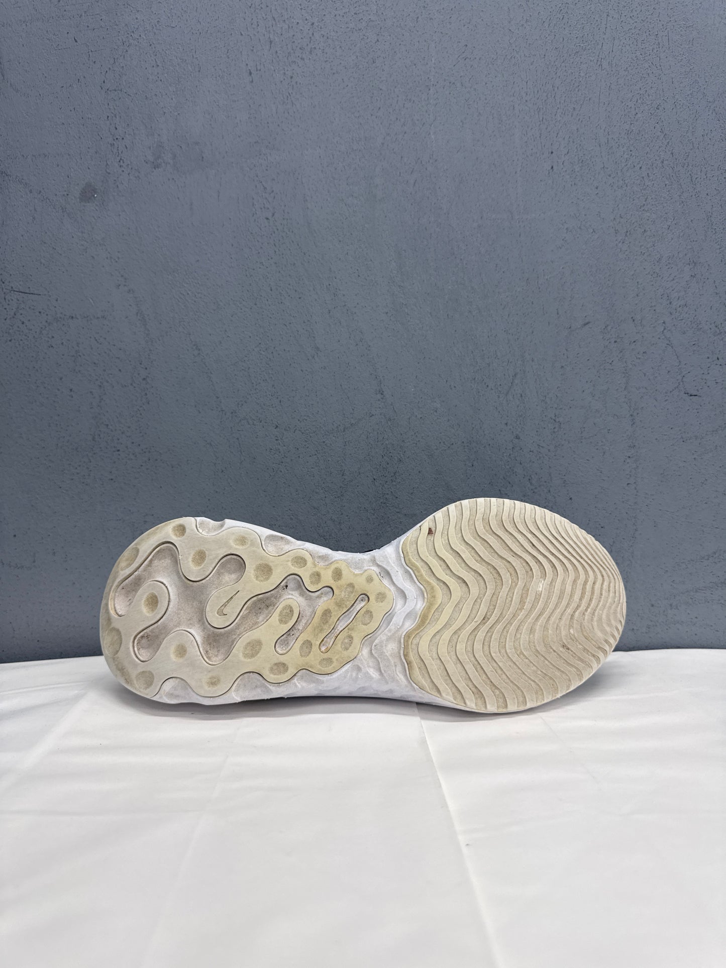 Used React Phantom Run Flyknit Premium Black Bright Mango Women's US Women's 10.5 - Men's 9