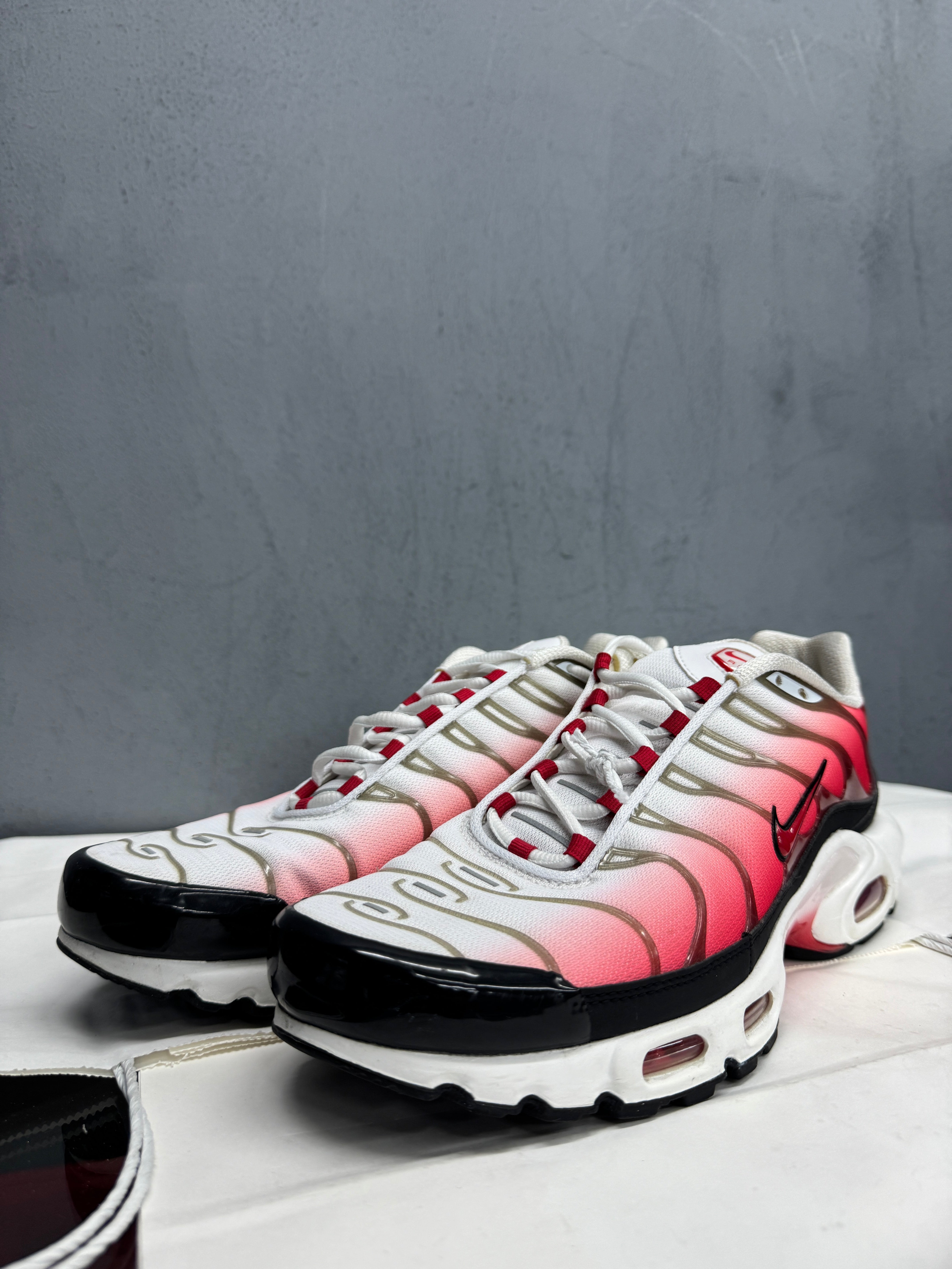 Used Nike Air Max Plus TN 'White Black University Red'