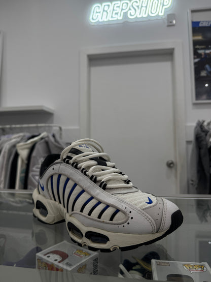 Used Tailwind 4 White Blue Black 45756