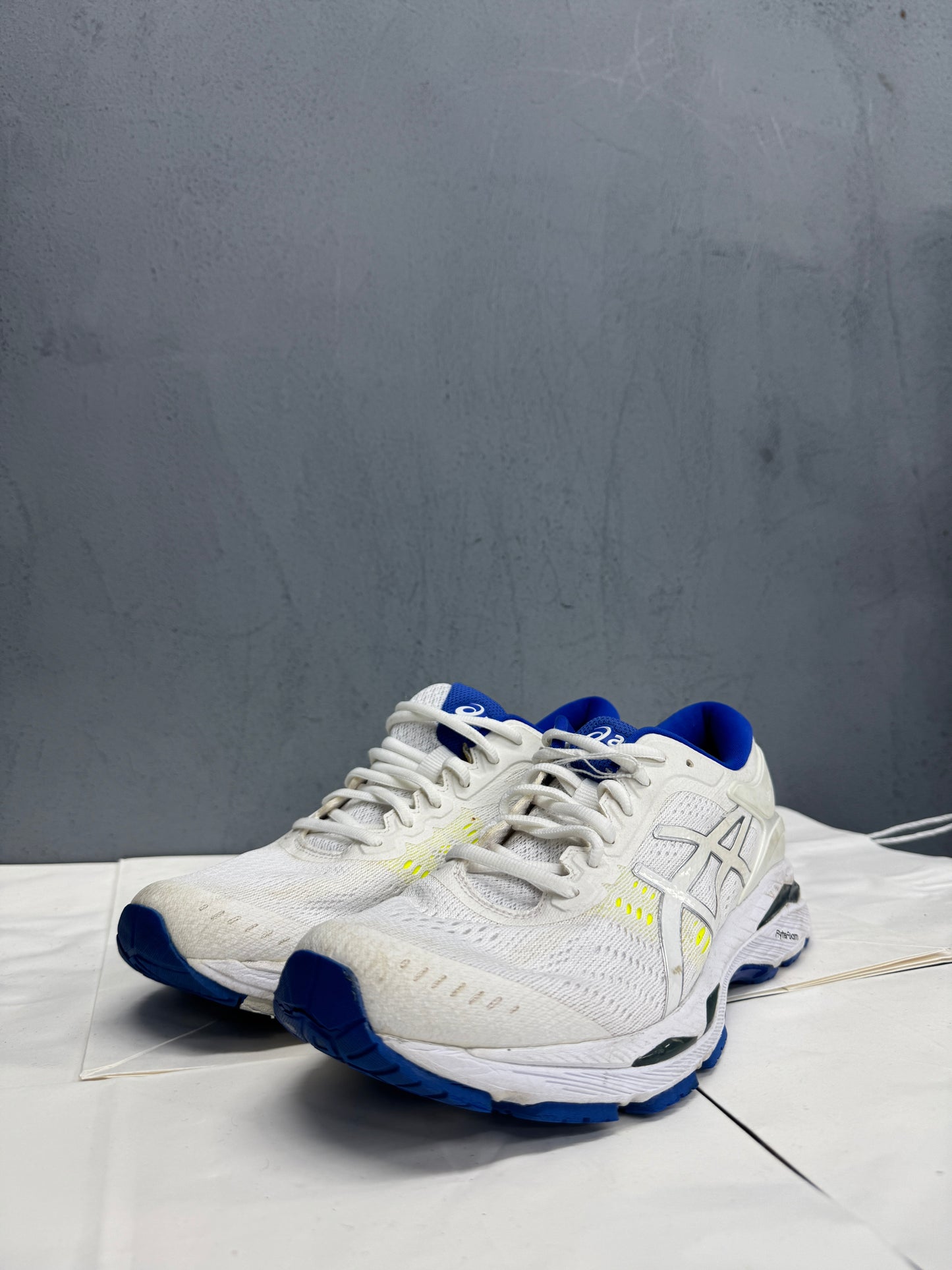 Used GEL-Kayano 24 White Blue Neon US Men's 10 - Women's 11.5