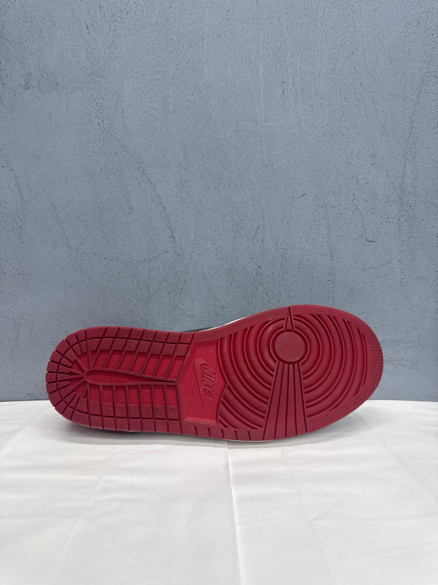 Used Jordan 1 Retro Low OG Black Toe 2023 US Men's 9 - Women's 10.5