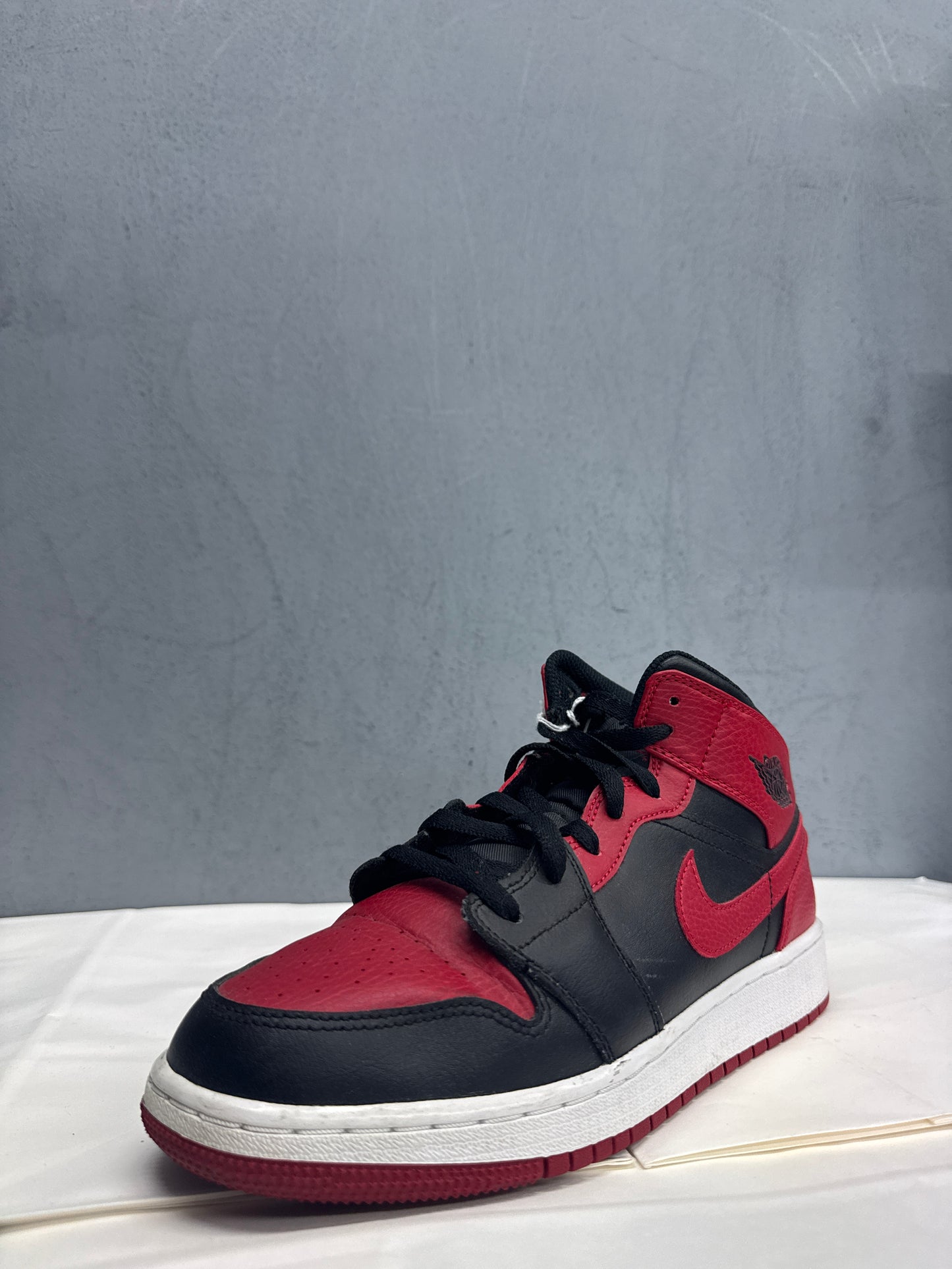 Used Jordan 1 Mid Bred US 6Y - Women's 7.5