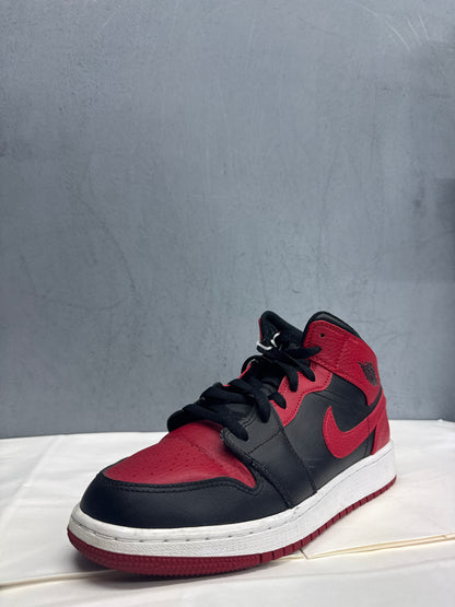 Used Jordan 1 Mid Bred US 6Y - Women's 7.5