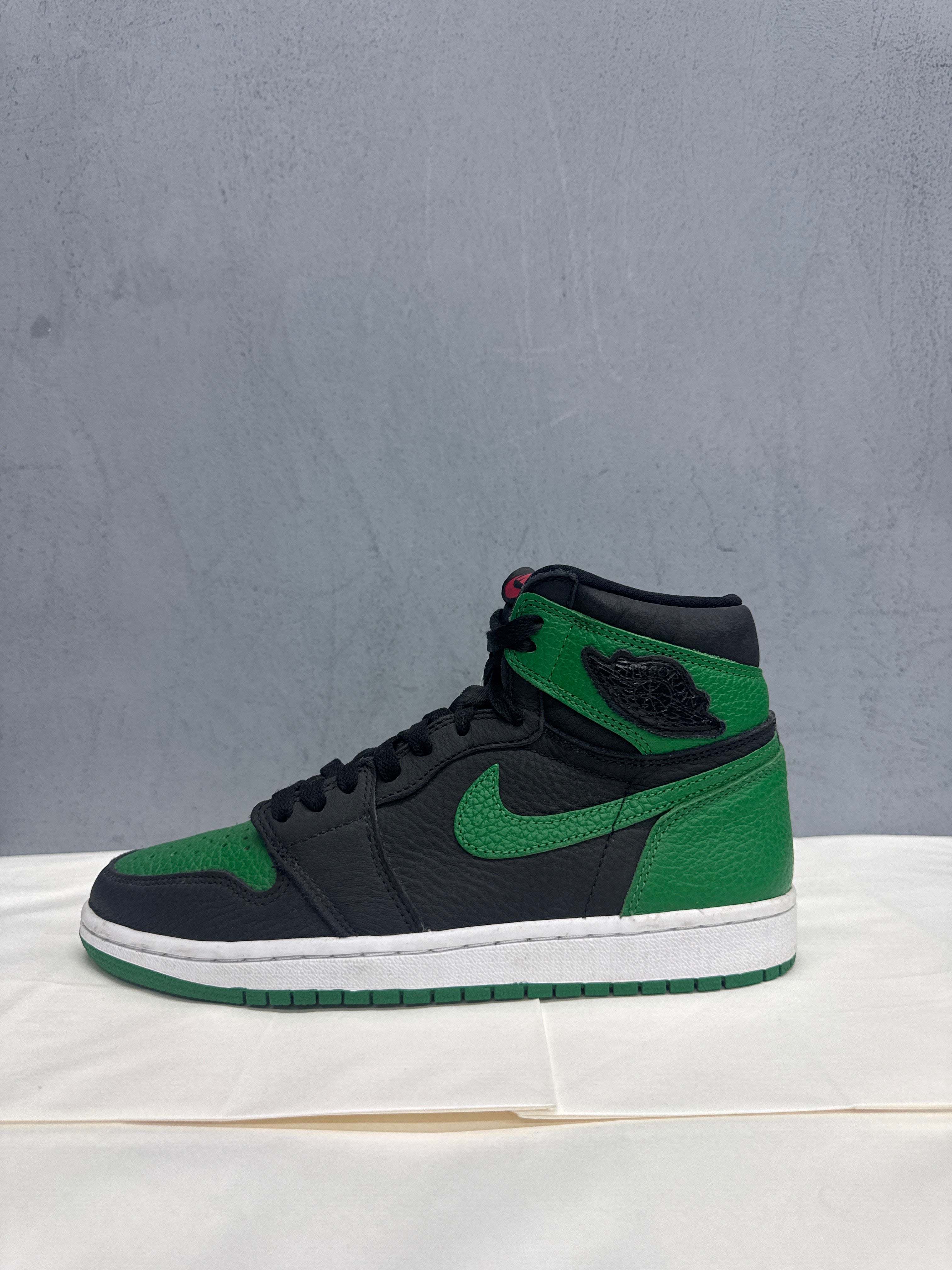 Used Jordan 1 Retro High Pine Green