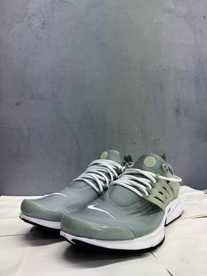 Used Air Presto Mica Green Black White US Men's 12 - Women's 13.5