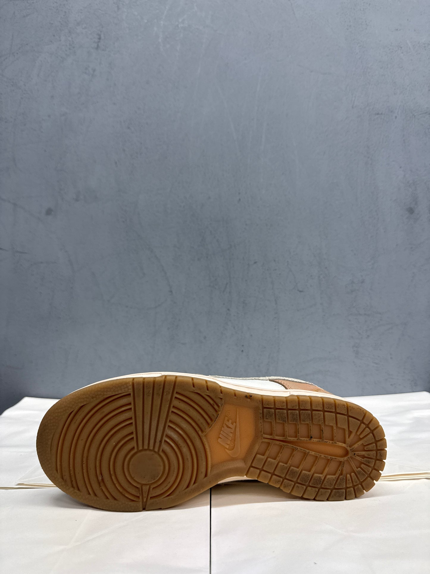 Used Dunk Low Australia Women's US Women's 7 - Men's 5.5