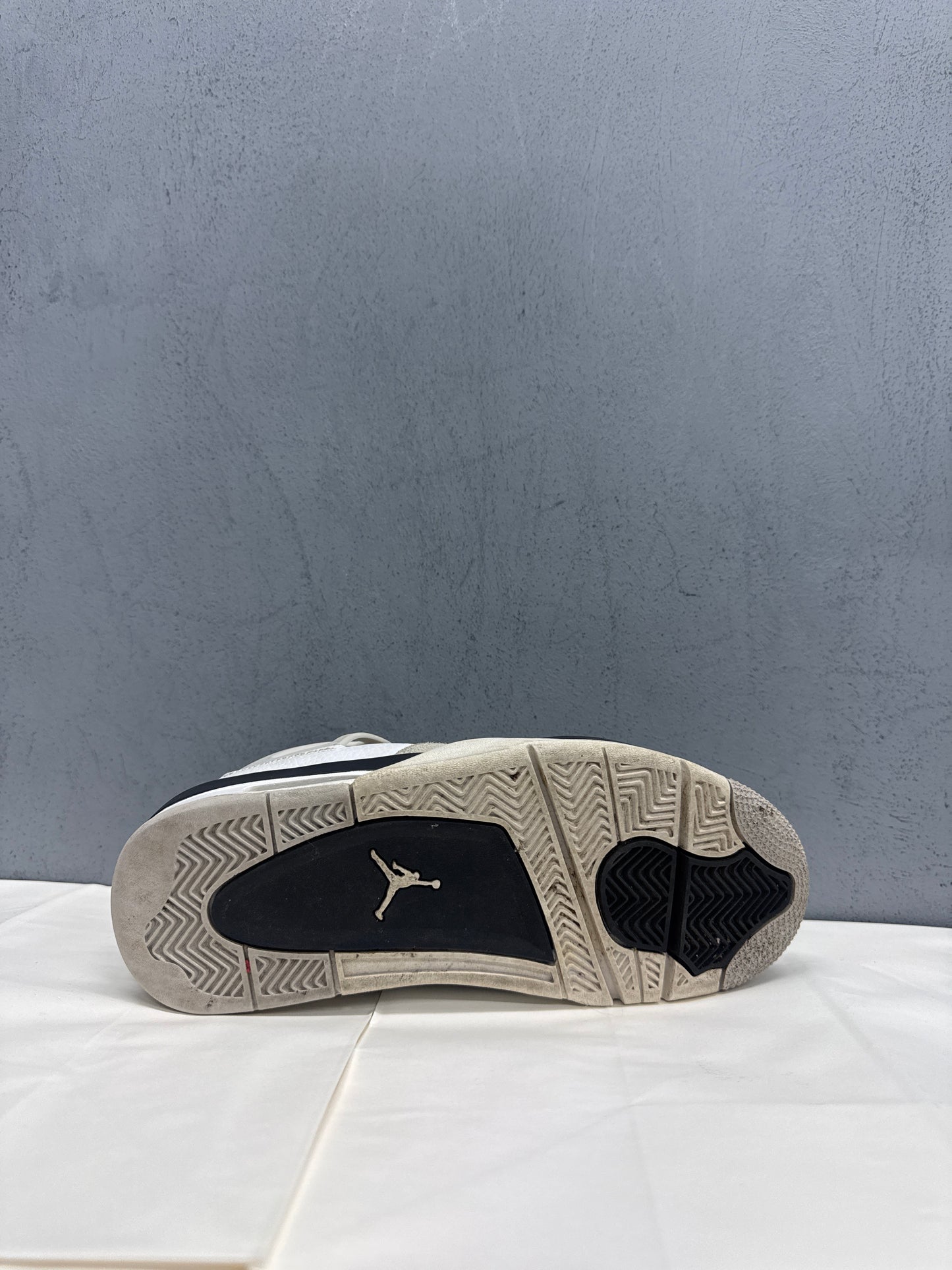 Used Jordan 4 Retro Military Black (GS) 7-y