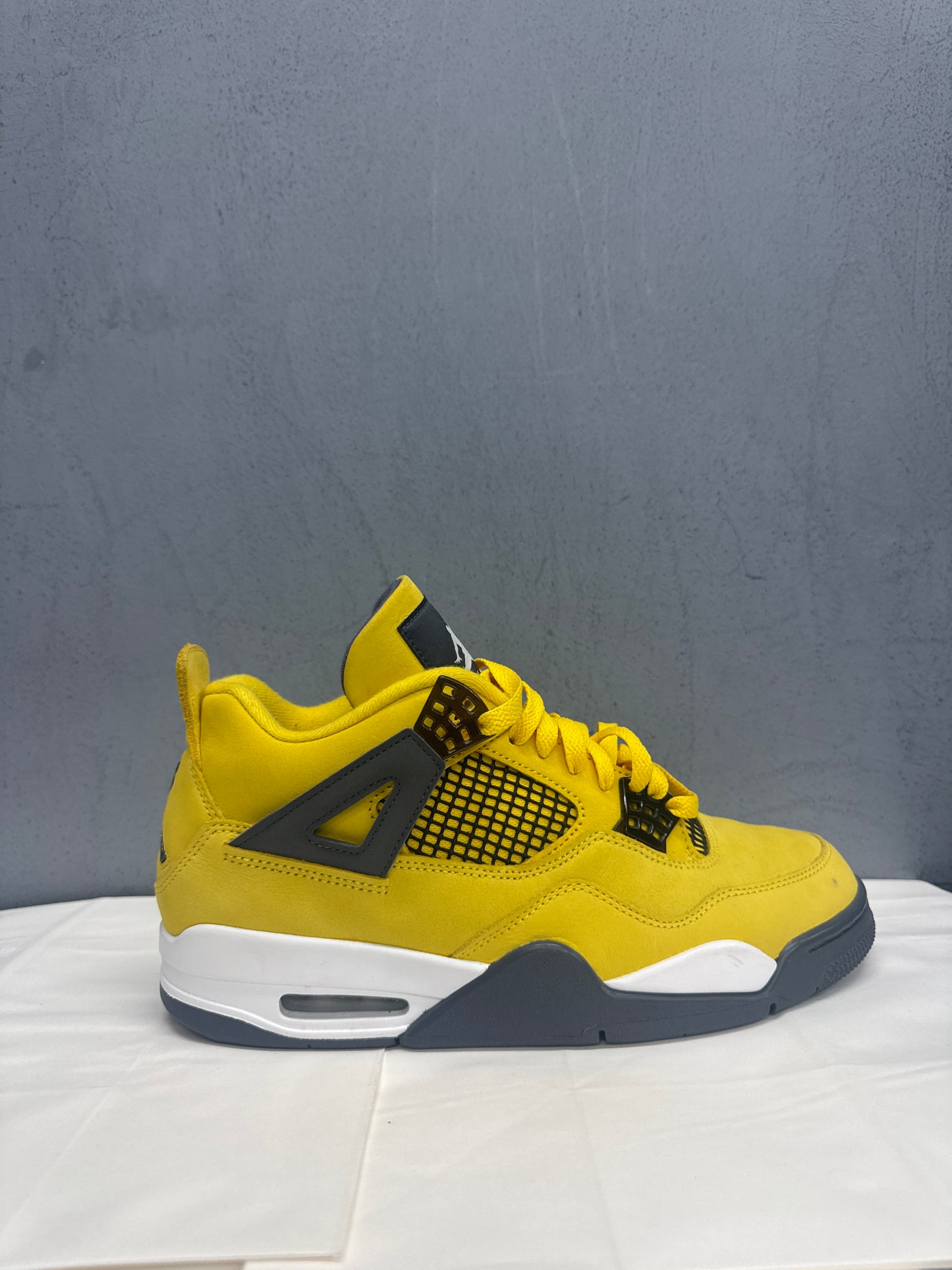 Used Jordan 4 Retro ‘Lighting’ Multiple Sizes