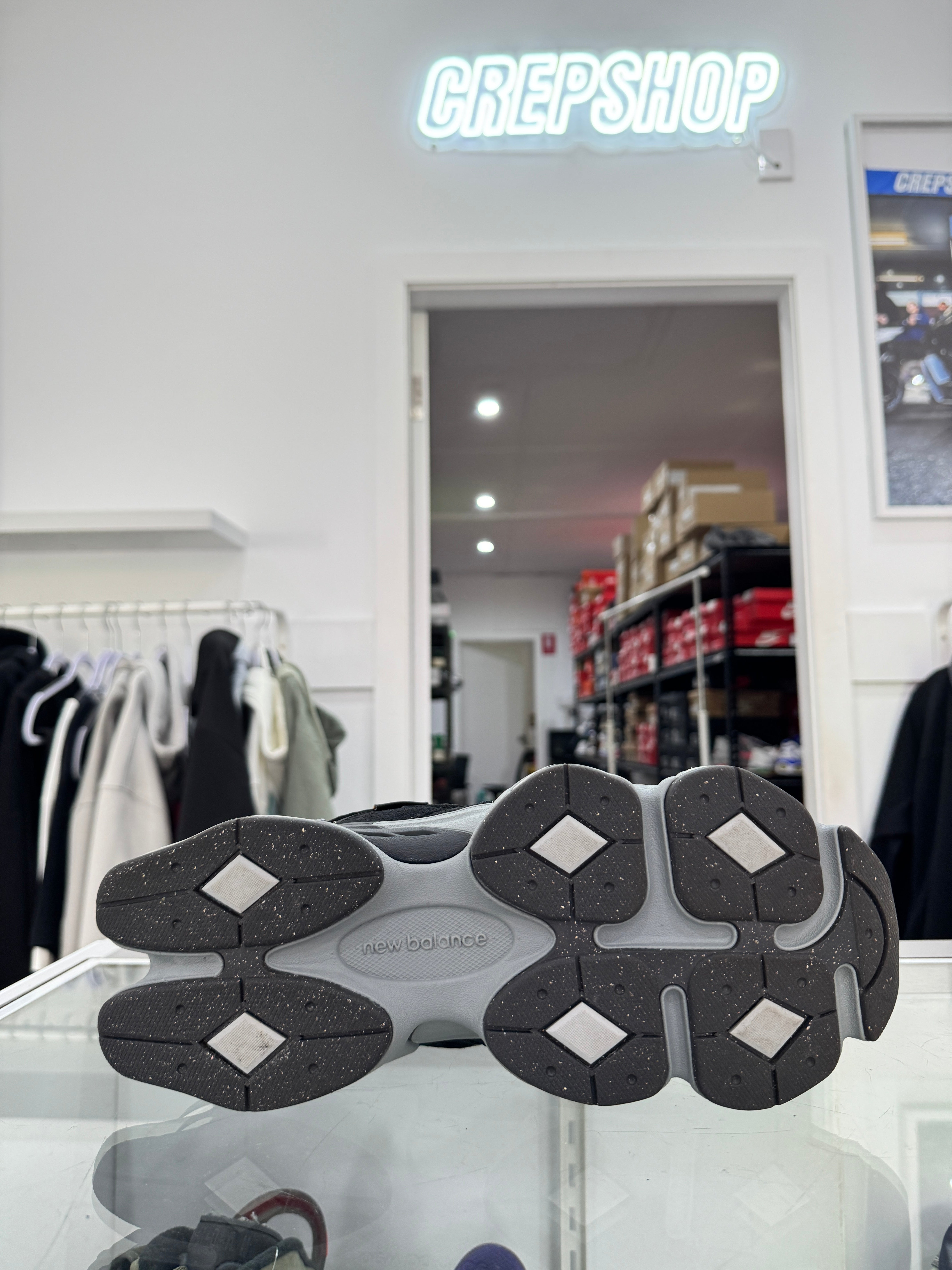 Used Mens New Balance 9060 Black Grey