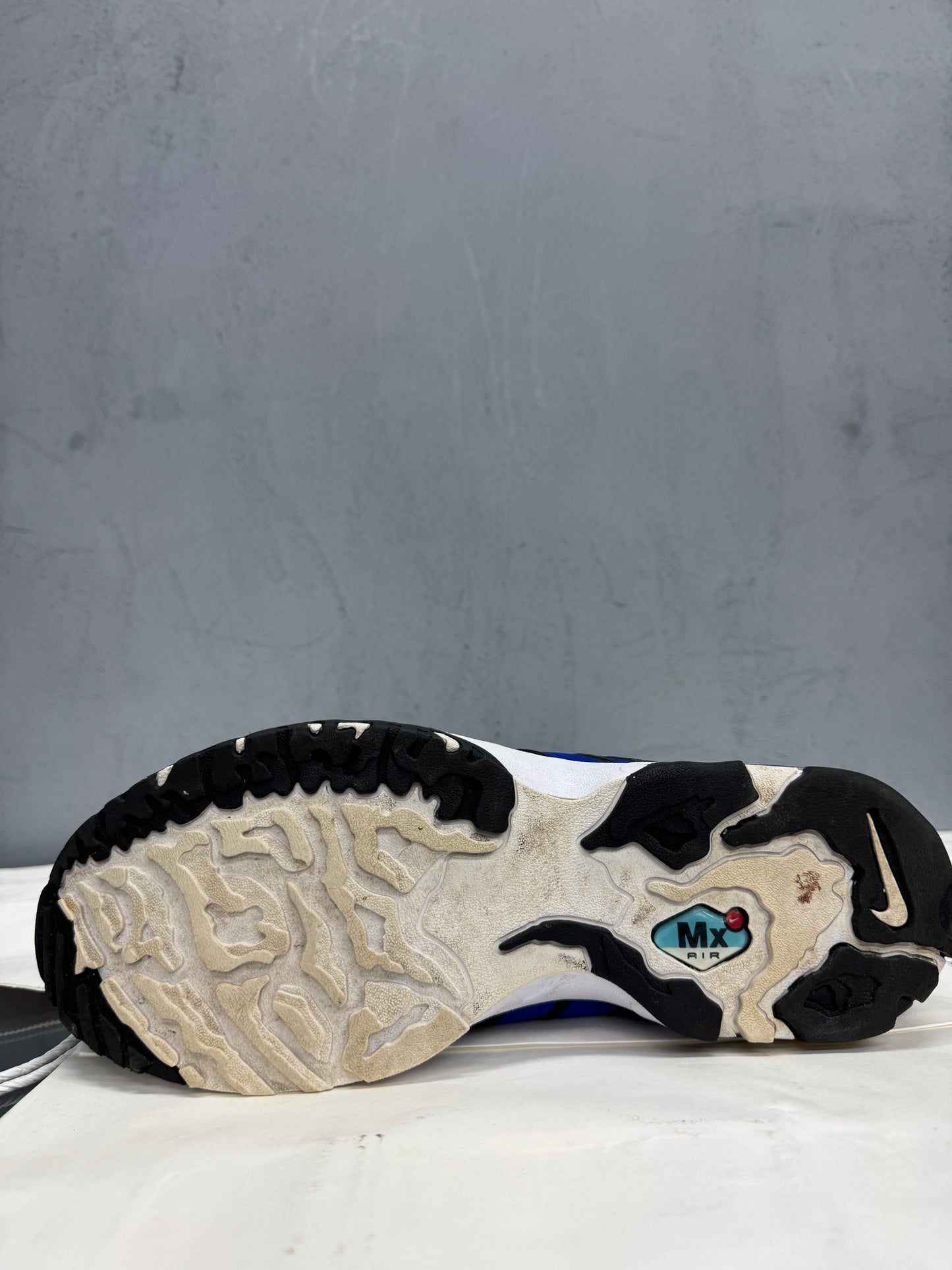 Used Air Max 120 Hyper Blue US Men's 8 - Women's 9.5