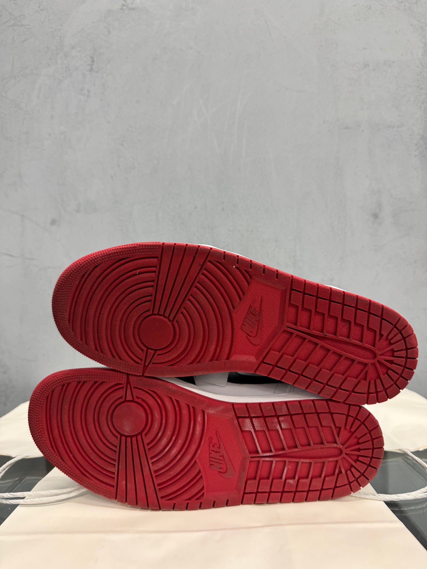 Used Jordan 1 Mid White Red Black US Men's 10.5 - Women's 12