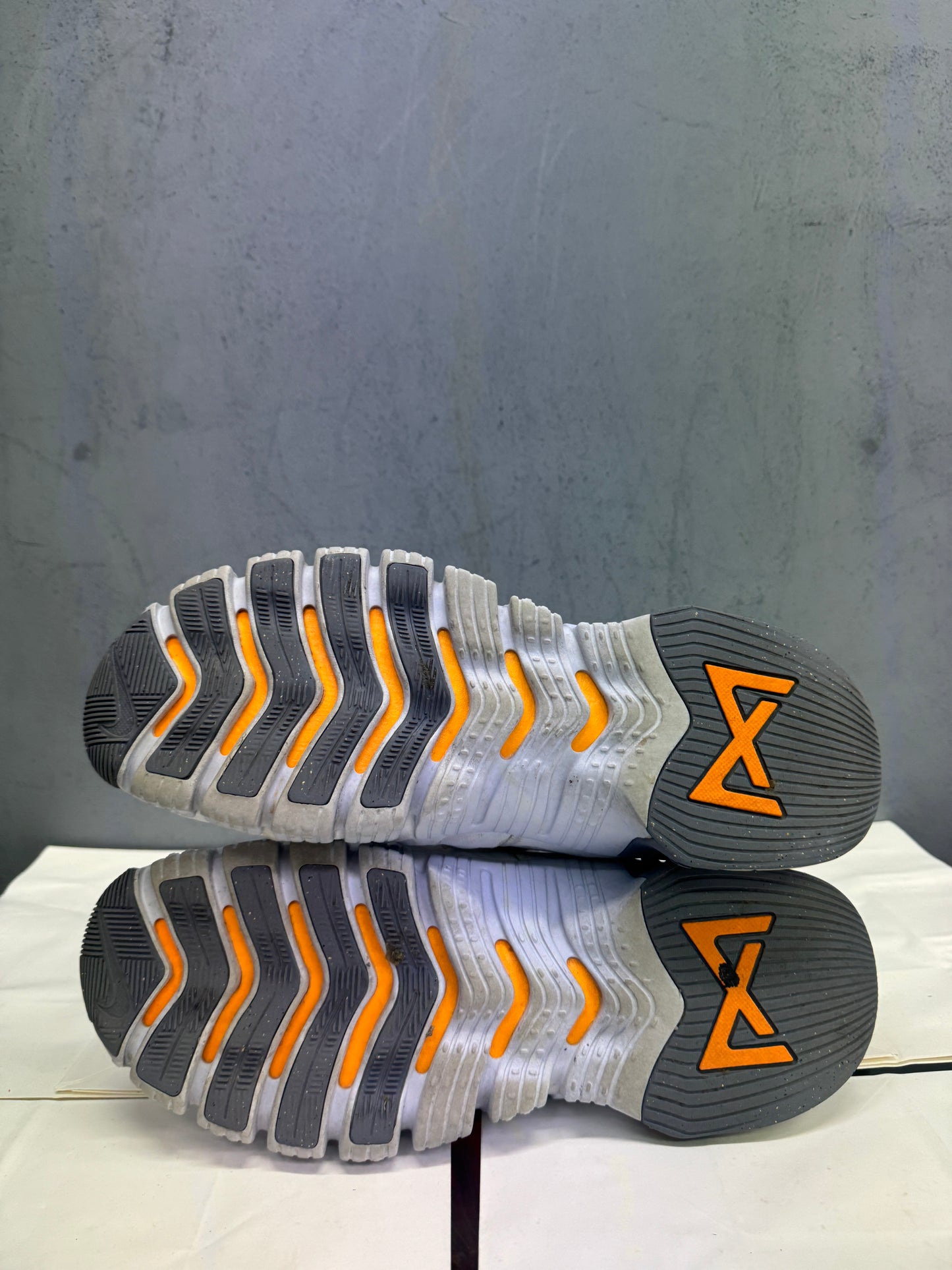 Used Metcon 5 White Sundial US Men's 11.5 - Women's 13