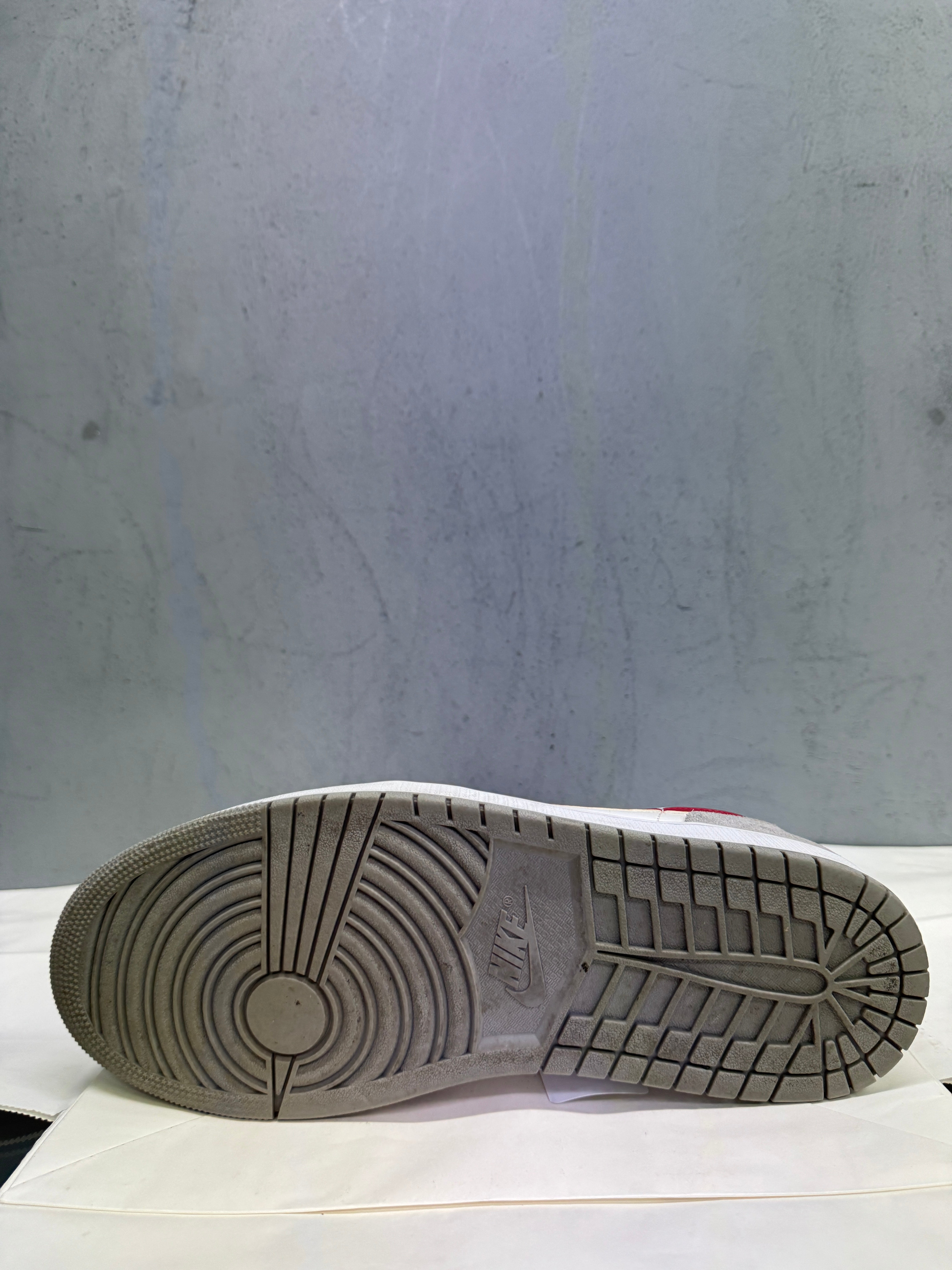 Used Air Jordan 1 Low SE Light Smoke Grey Gym Red