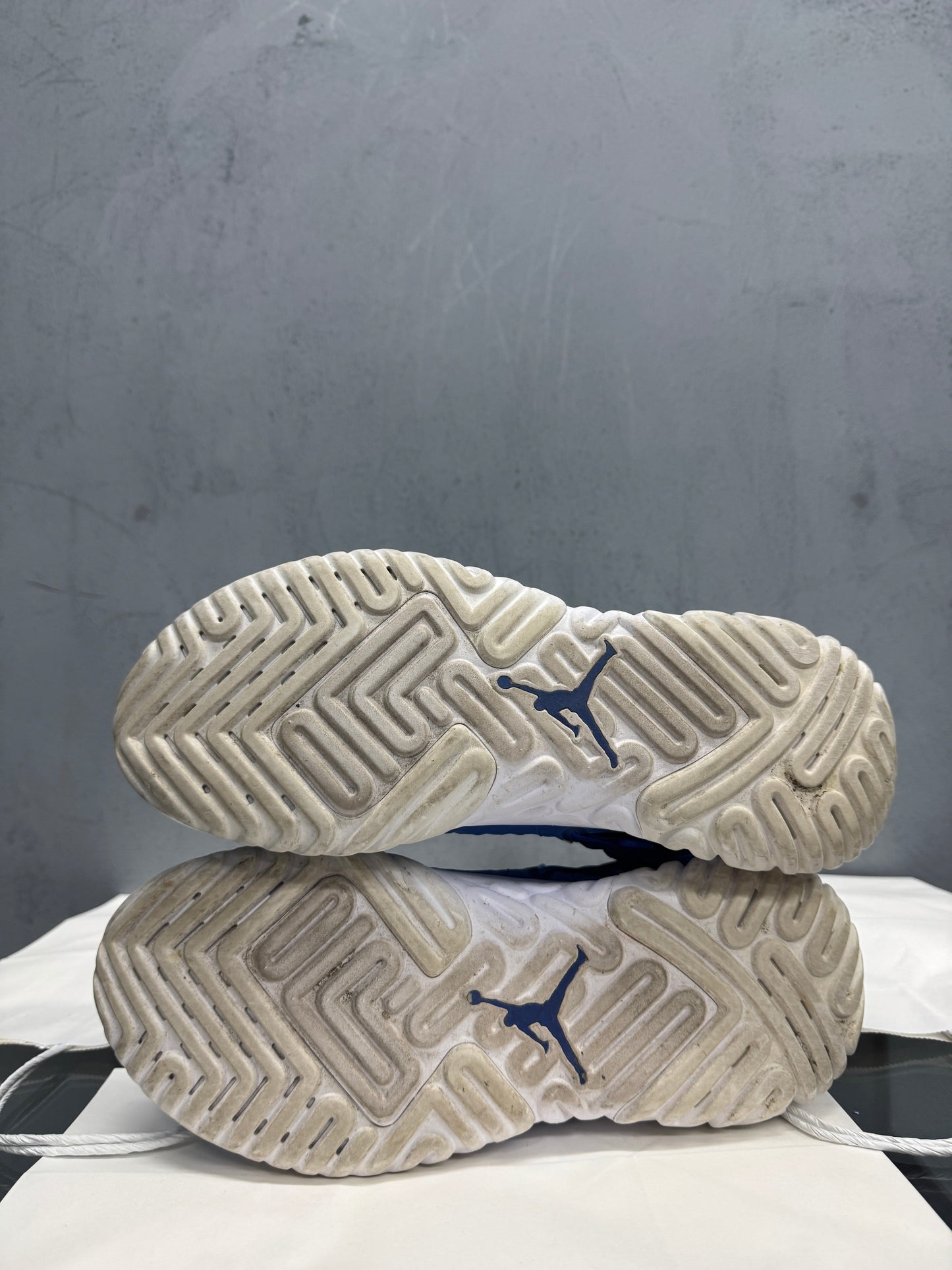 Used Jordan Proto-React Hyper Royal Obsidian White US Men's 9.5 - Women's 11