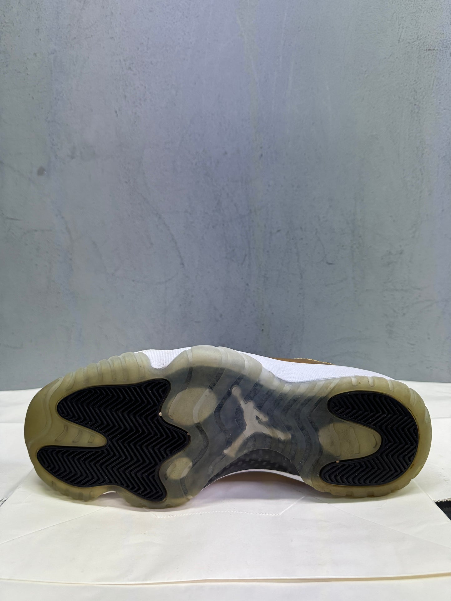 Used Jordan 11 retro Low closing ceremony US Men's 10 - Women's 11.5