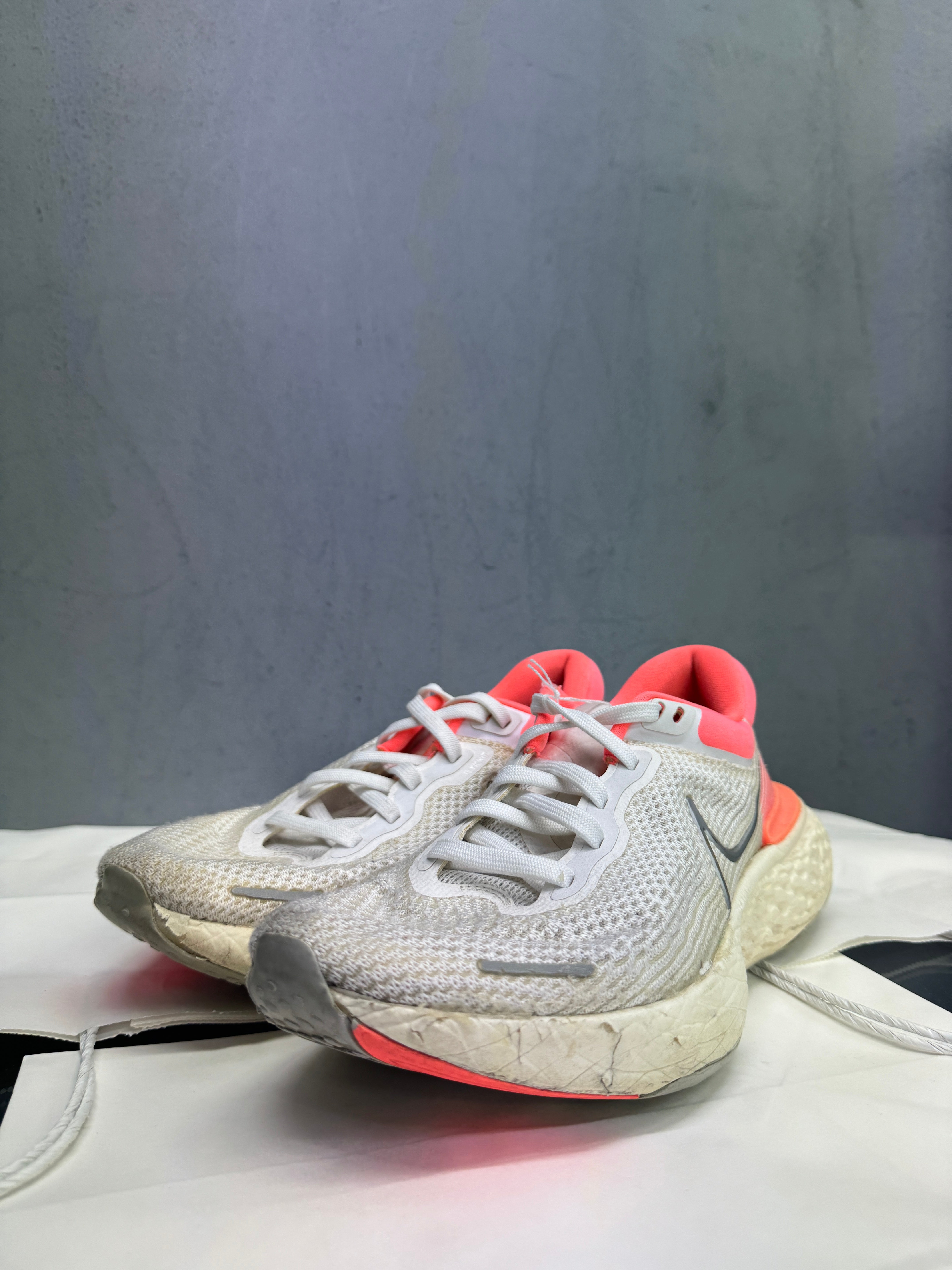 Used ZoomX Invincible Run FlyKnit Women's