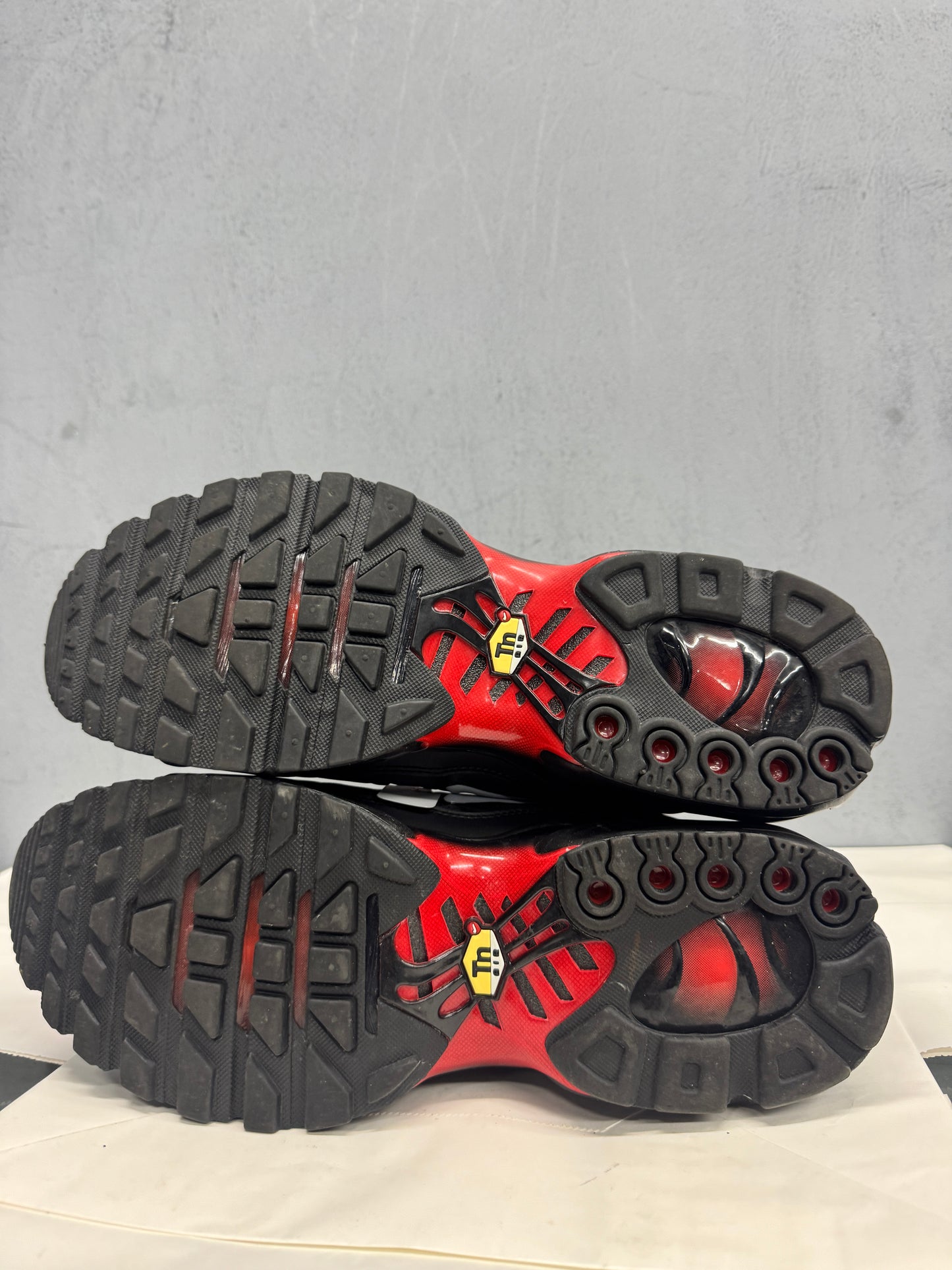 Used TN Deadpool Multiple Sizes