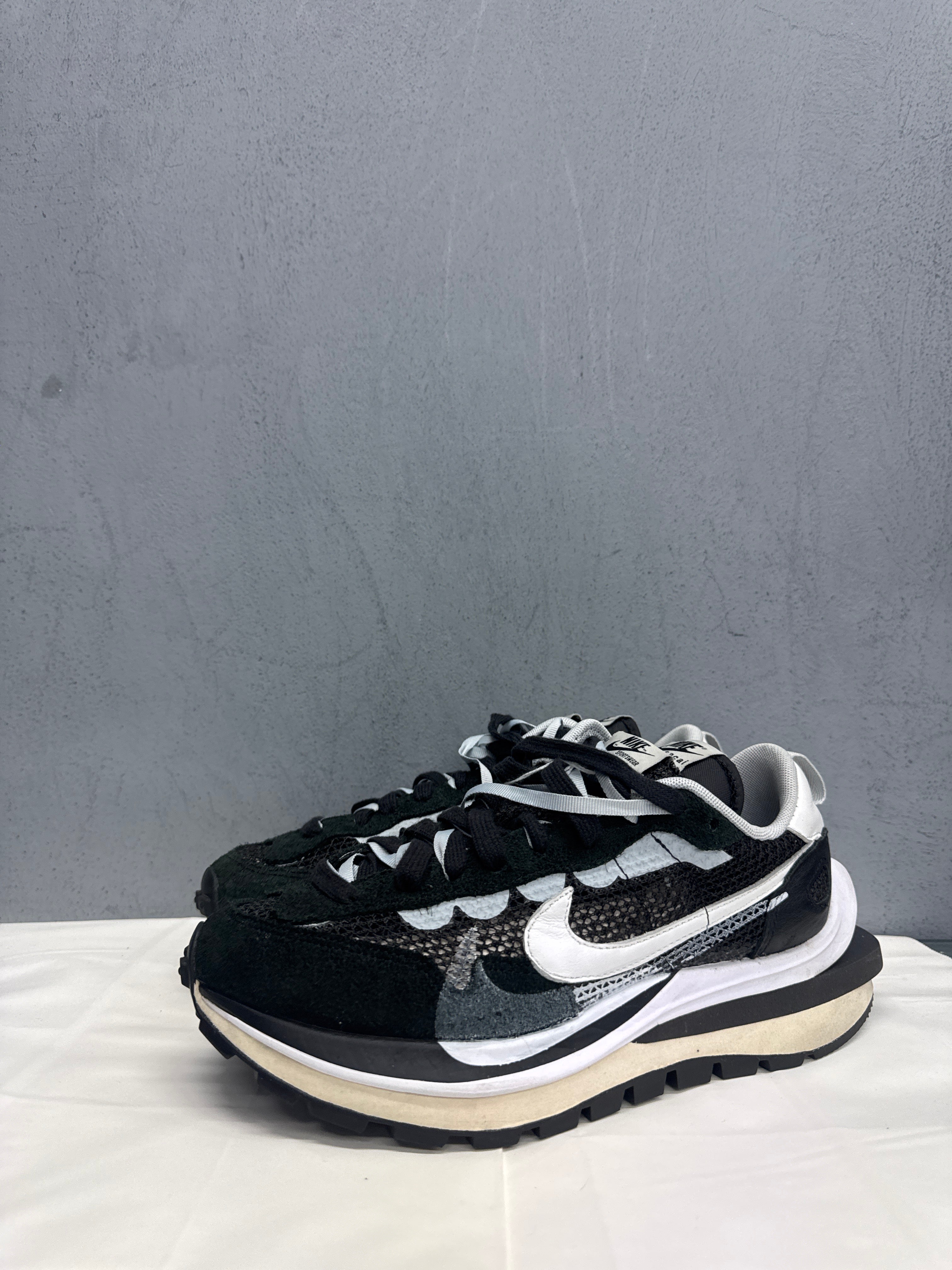 Used sacai x VaporWaffle Black White