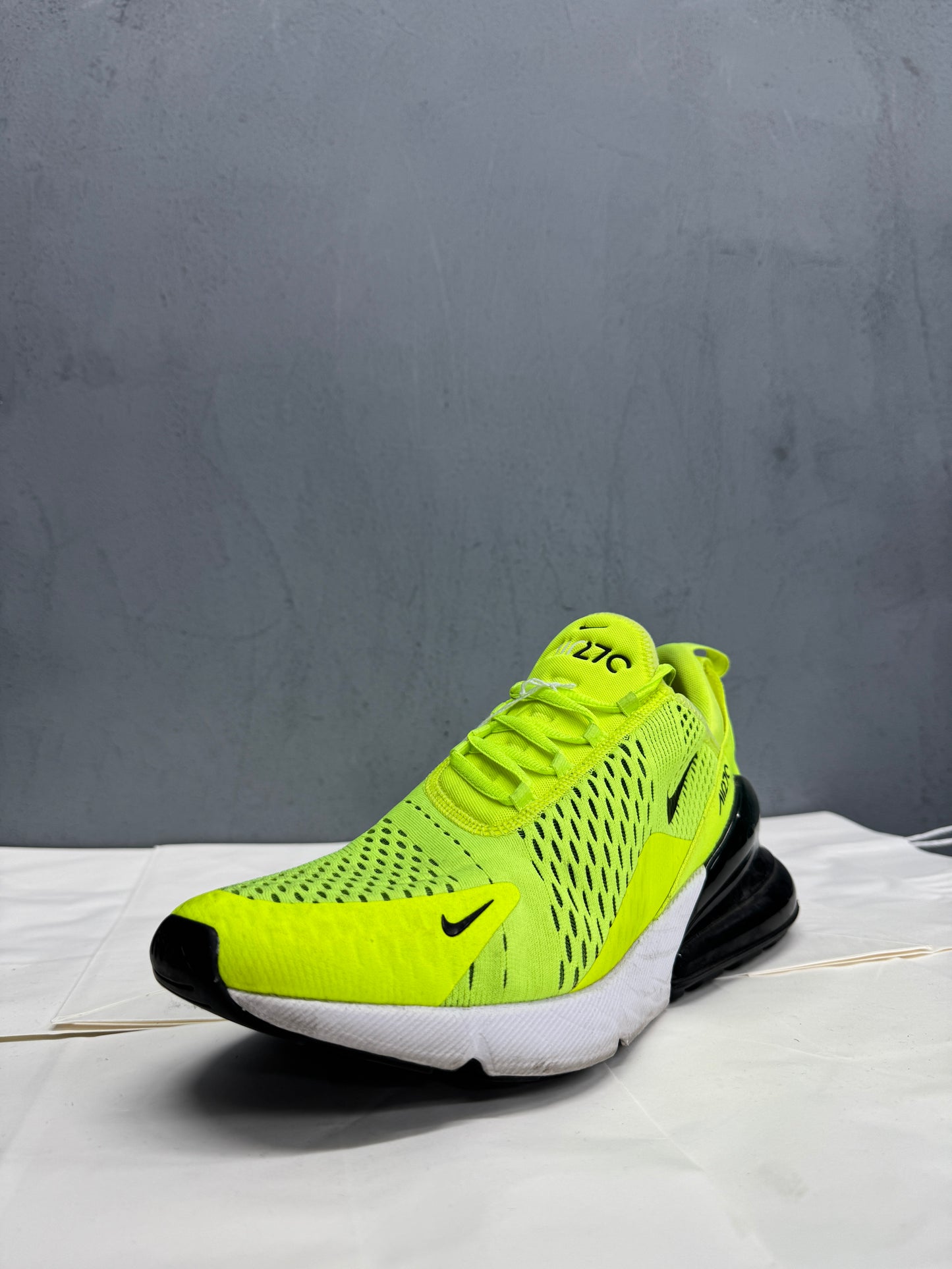 Used Air Max 270 Volt Mens US Men's 11 - Women's 12.5