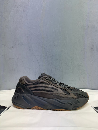 Used Yeezy 700 Dark Grey US Men's 11 - Women's 12.5