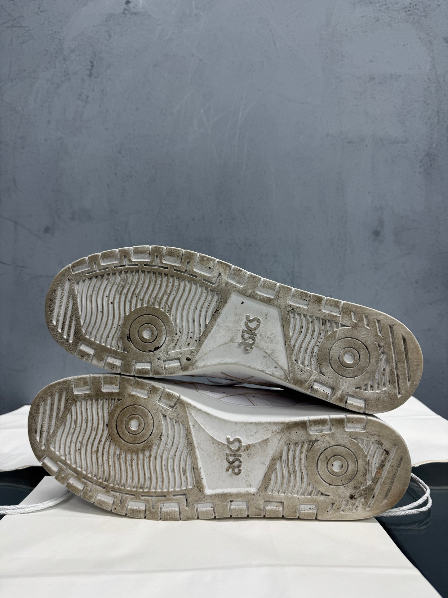 Used Japan S White US Men's 13 - Women's 14.5