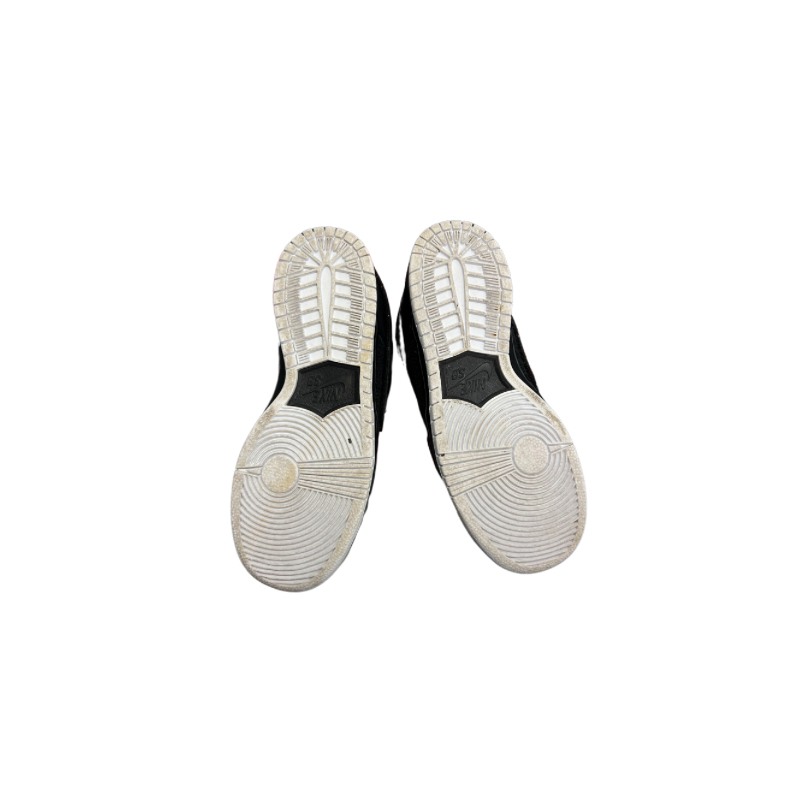 Used  SB Dunk Low Gnarhunters 7.5