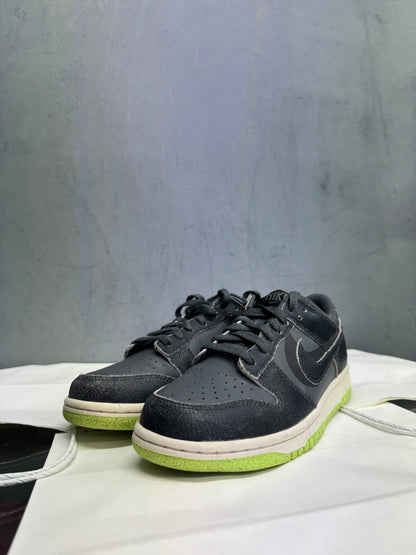 Used Dunk Low SE GS Halloween Cauldron US 7Y - Women's 8.5