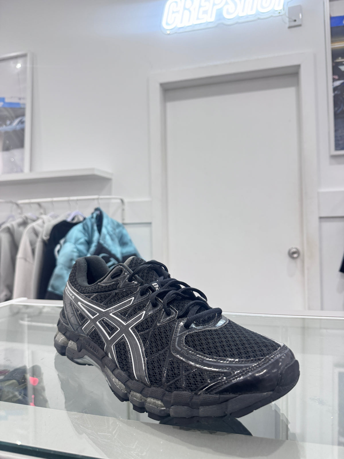 Used ASICS GEL-Kayano 20 Triple Black (OG)