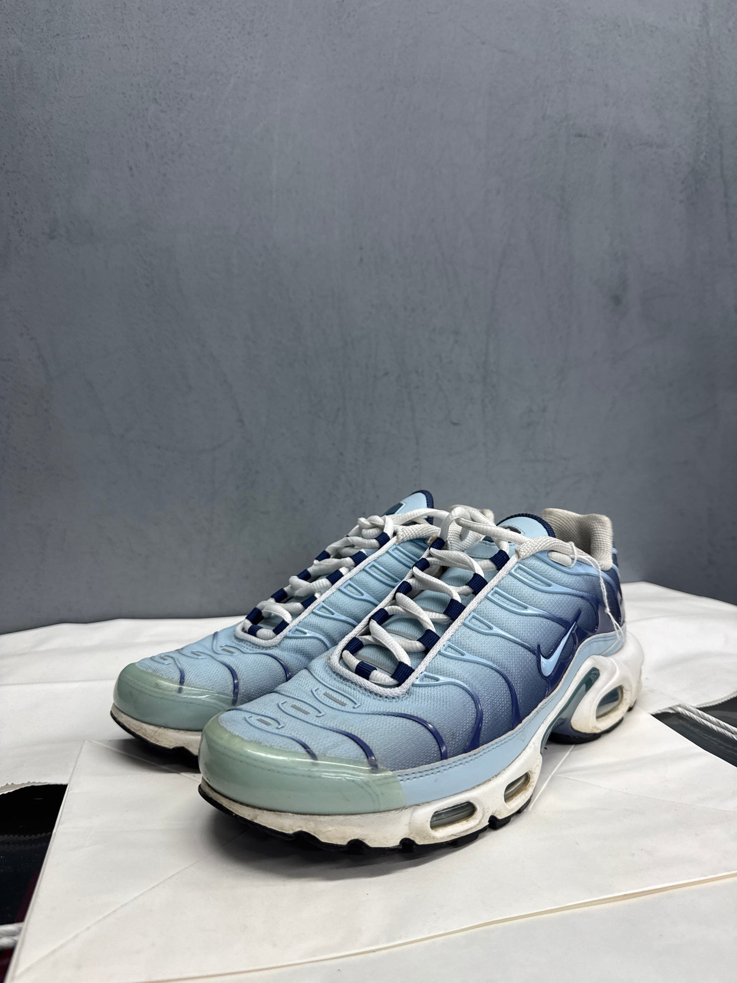 Used TN Celestine Blue Women's US Women's 9 - Men's 7.5