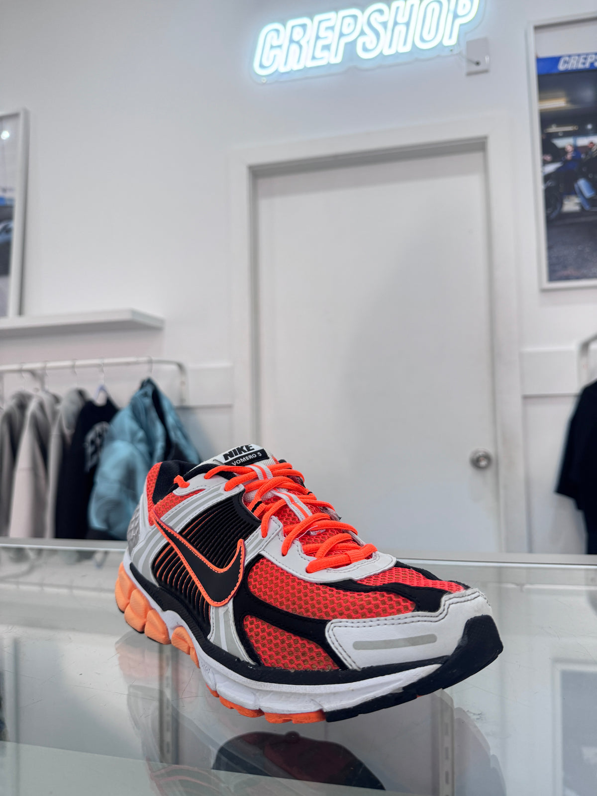 Used Nike Vomero Orange Black White