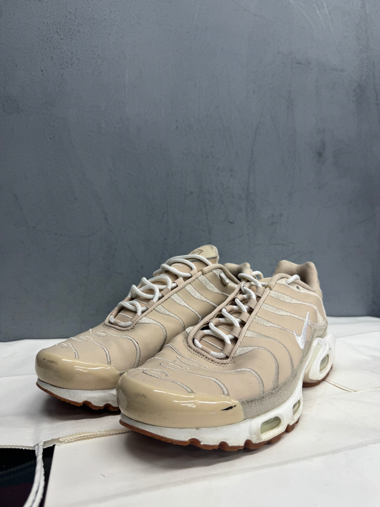 Used TN Premium Cream Beige US Men's 8.5 - Women's 10