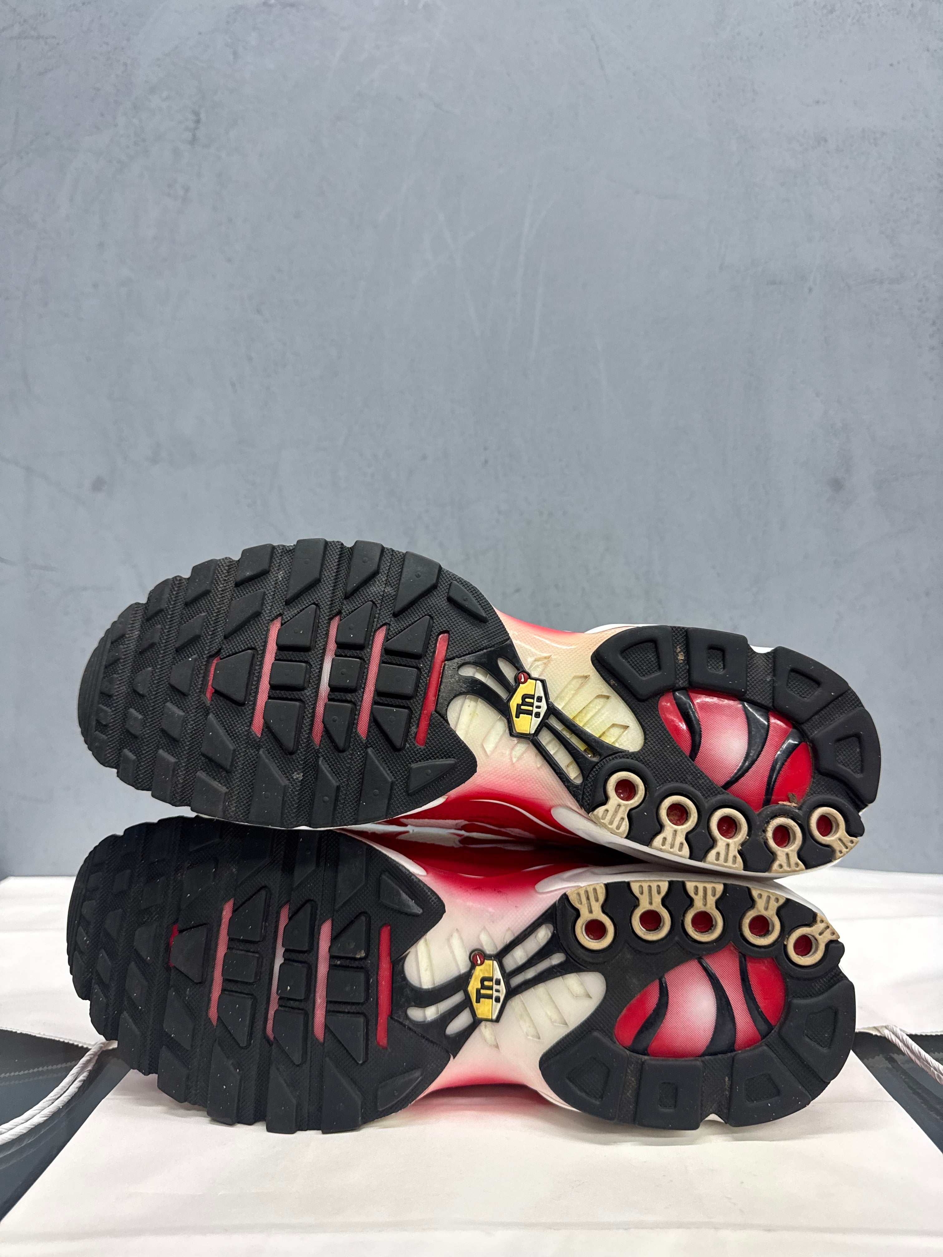 Used Nike Air Max Plus TN 'Arsenal'
